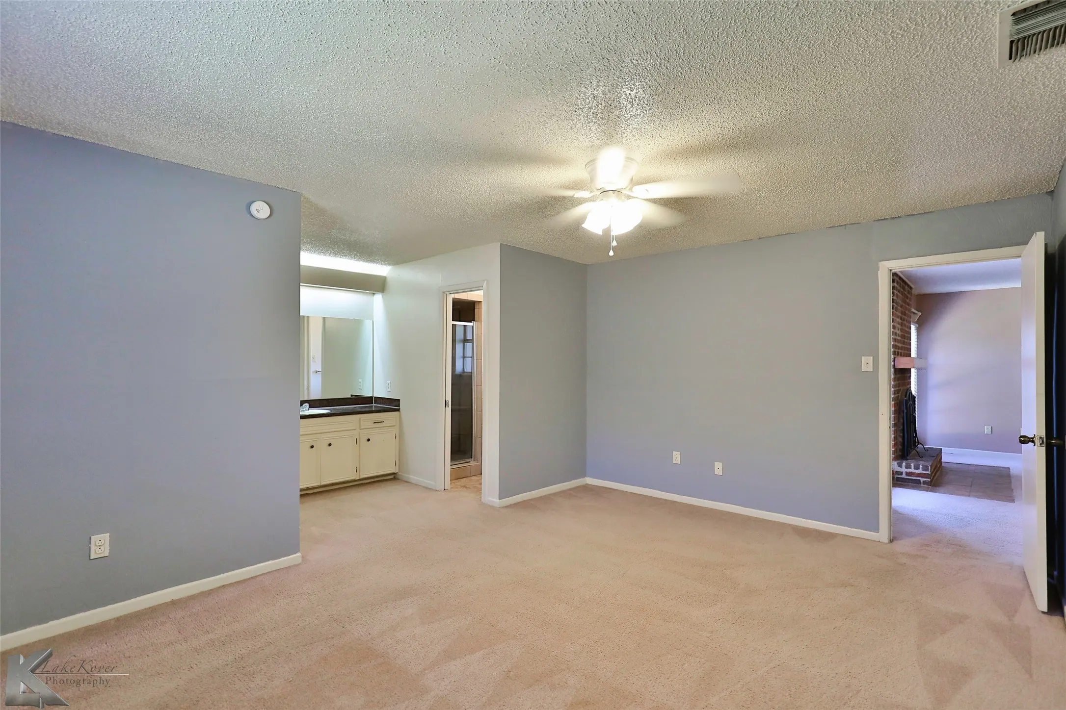 Duplex For Rent in Taylor County , 1117 Ruswood Drive, Abilene, Texas 79601, 3 Bedroom, 2 Bathroom, 2 Garage spaces, 1,323 Sqft, built in 1976, mls#21359835, Real Estate Agent in Abilene, Homes For Rent in Taylor county, Homes For Rent in Abilene, Realtor in Abilene Texas, Real Estate Brokerage Independent Realty Texas, Luminita Cordes Realtor