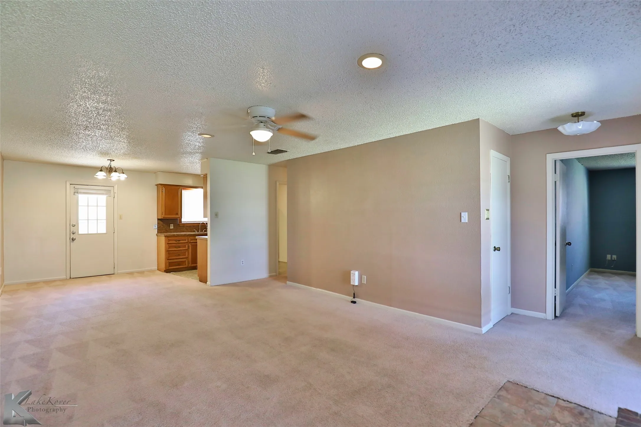 Duplex For Rent in Taylor County , 1117 Ruswood Drive, Abilene, Texas 79601, 3 Bedroom, 2 Bathroom, 2 Garage spaces, 1,323 Sqft, built in 1976, mls#21359835, Real Estate Agent in Abilene, Homes For Rent in Taylor county, Homes For Rent in Abilene, Realtor in Abilene Texas, Real Estate Brokerage Independent Realty Texas, Luminita Cordes Realtor