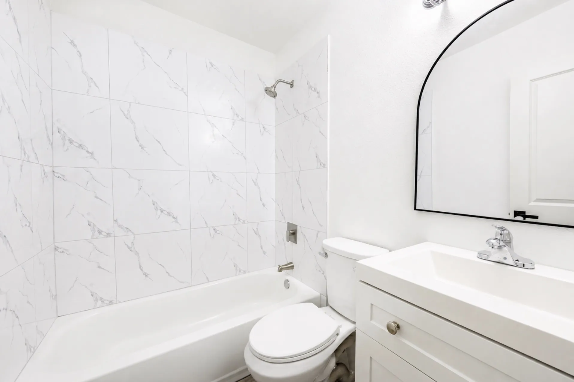 Single Family Residence For Sale in Tarrant County , 4504 Highland Lake Drive, Lake Worth, Texas 76135, 4 Bedroom, 2 Bathroom, Garage spaces, 1,224 Sqft, built in 1958, Price $239,800, mls#21359613, Real Estate Agent in Lake Worth, Homes For Sale in Tarrant county, Homes For Sale in Lake Worth, Realtor in Lake Worth Texas, Real Estate Brokerage Independent Realty Texas, Luminita Cordes Realtor
