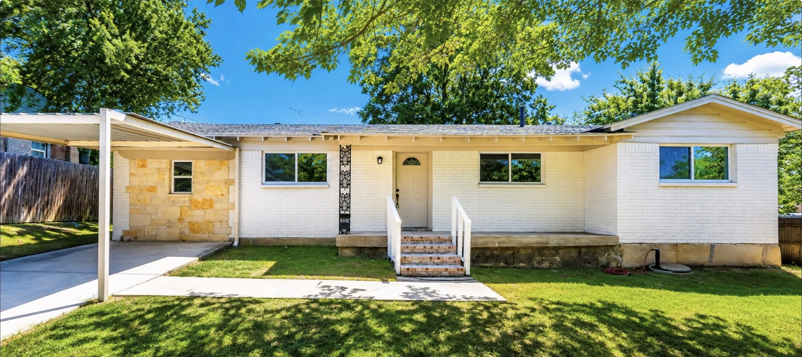 Single Family Residence For Sale in Tarrant County , 4504 Highland Lake Drive, Lake Worth, Texas 76135, 4 Bedroom, 2 Bathroom, Garage spaces, 1,224 Sqft, built in 1958, Price $239,800, mls#21359613, Real Estate Agent in Lake Worth, Homes For Sale in Tarrant county, Homes For Sale in Lake Worth, Realtor in Lake Worth Texas, Real Estate Brokerage Independent Realty Texas, Luminita Cordes Realtor