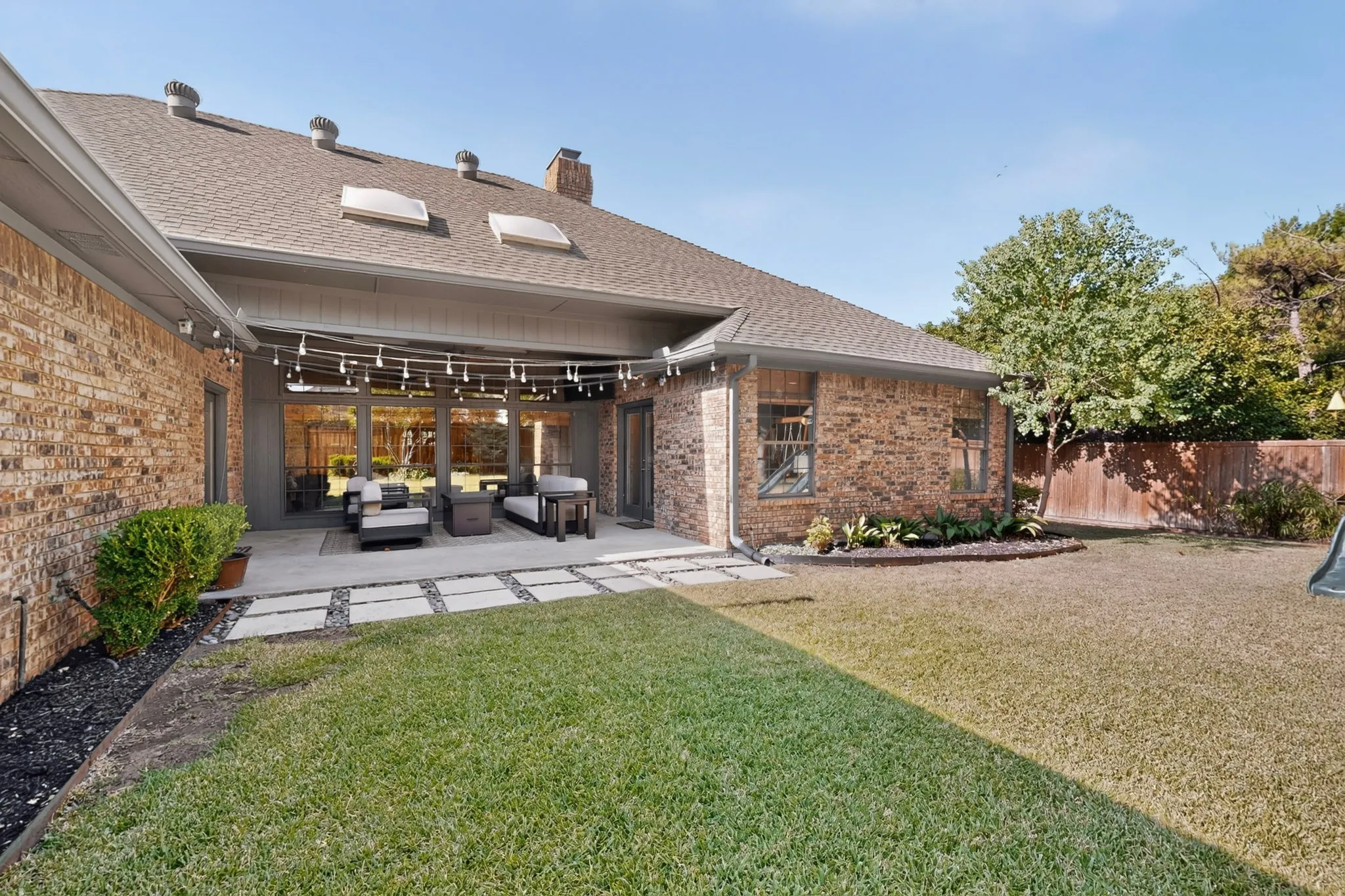 Single Family Residence For Sale in Collin County , 7347 Williamswood Drive, Dallas, Texas 75252, 4 Bedroom, 3 Bathroom, 2 Garage spaces, 2,636 Sqft, built in 1984, mls#21352560, Real Estate Agent in Dallas, Homes For Sale in Collin county, Homes For Sale in Dallas, Realtor in Dallas Texas, Real Estate Brokerage Independent Realty Texas, Luminita Cordes Realtor