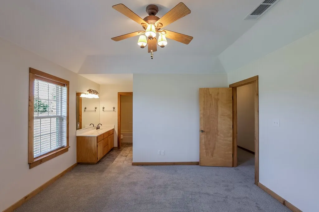 Single Family Residence For Sale in Tarrant County , 4024 J Rendon Road, Burleson, Texas 76028, 3 Bedroom, 2 Bathroom, 2 Garage spaces, 1,541 Sqft, built in 2001, mls#21359066, Real Estate Agent in Burleson, Homes For Sale in Tarrant county, Homes For Sale in Burleson, Realtor in Burleson Texas, Real Estate Brokerage Independent Realty Texas, Luminita Cordes Realtor