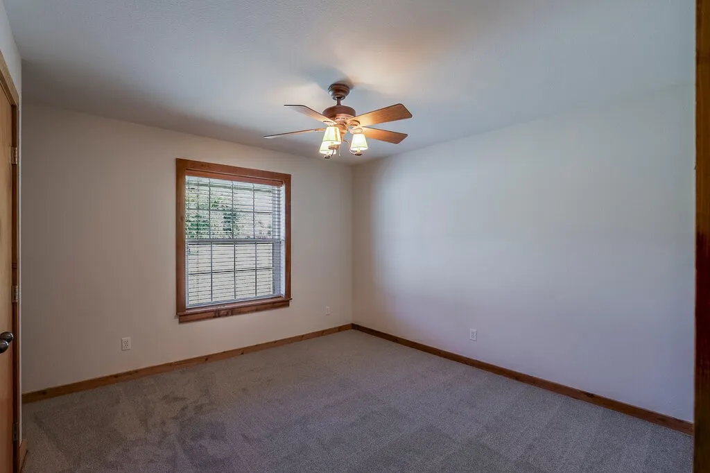 Single Family Residence For Sale in Tarrant County , 4024 J Rendon Road, Burleson, Texas 76028, 3 Bedroom, 2 Bathroom, 2 Garage spaces, 1,541 Sqft, built in 2001, mls#21359066, Real Estate Agent in Burleson, Homes For Sale in Tarrant county, Homes For Sale in Burleson, Realtor in Burleson Texas, Real Estate Brokerage Independent Realty Texas, Luminita Cordes Realtor
