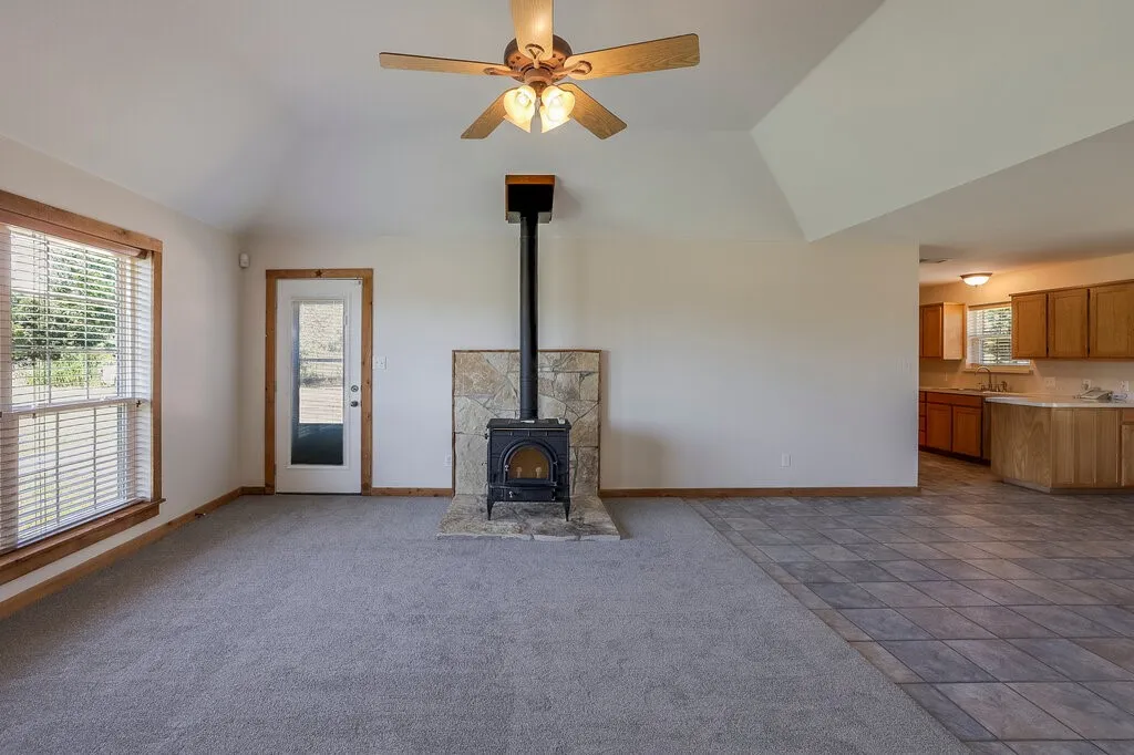 Single Family Residence For Sale in Tarrant County , 4024 J Rendon Road, Burleson, Texas 76028, 3 Bedroom, 2 Bathroom, 2 Garage spaces, 1,541 Sqft, built in 2001, mls#21359066, Real Estate Agent in Burleson, Homes For Sale in Tarrant county, Homes For Sale in Burleson, Realtor in Burleson Texas, Real Estate Brokerage Independent Realty Texas, Luminita Cordes Realtor