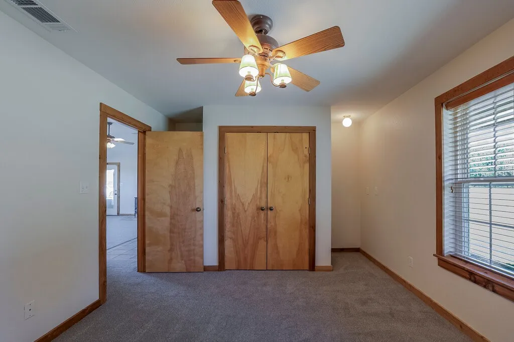 Single Family Residence For Sale in Tarrant County , 4024 J Rendon Road, Burleson, Texas 76028, 3 Bedroom, 2 Bathroom, 2 Garage spaces, 1,541 Sqft, built in 2001, mls#21359066, Real Estate Agent in Burleson, Homes For Sale in Tarrant county, Homes For Sale in Burleson, Realtor in Burleson Texas, Real Estate Brokerage Independent Realty Texas, Luminita Cordes Realtor