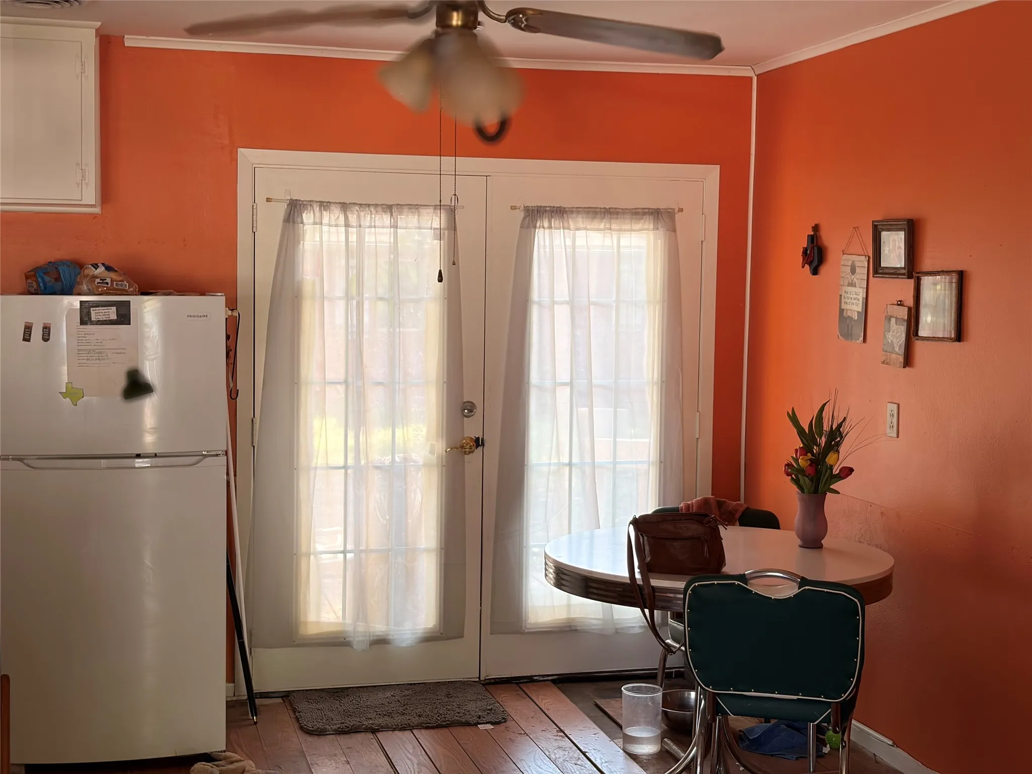 Single Family Residence For Sale in Grayson County , 135 N Imperial Drive, Denison, Texas 75020, 3 Bedroom, 2 Bathroom, 1 Garage spaces, 1,428 Sqft, built in 1962, Price $180,000, mls#21310398, Real Estate Agent in Denison, Homes For Sale in Grayson county, Homes For Sale in Denison, Realtor in Denison Texas, Real Estate Brokerage Independent Realty Texas, Luminita Cordes Realtor