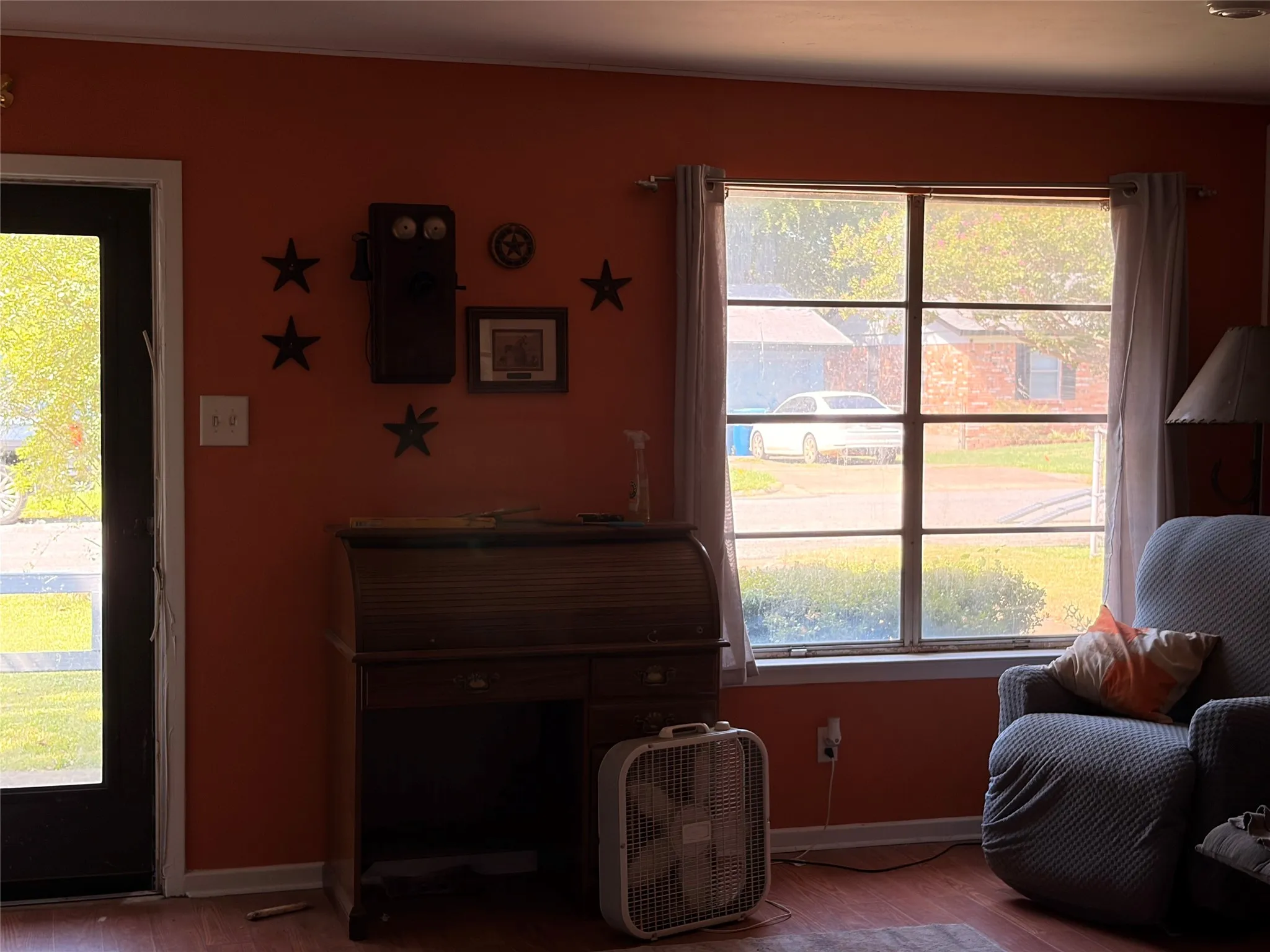 Single Family Residence For Sale in Grayson County , 135 N Imperial Drive, Denison, Texas 75020, 3 Bedroom, 2 Bathroom, 1 Garage spaces, 1,428 Sqft, built in 1962, Price $180,000, mls#21310398, Real Estate Agent in Denison, Homes For Sale in Grayson county, Homes For Sale in Denison, Realtor in Denison Texas, Real Estate Brokerage Independent Realty Texas, Luminita Cordes Realtor
