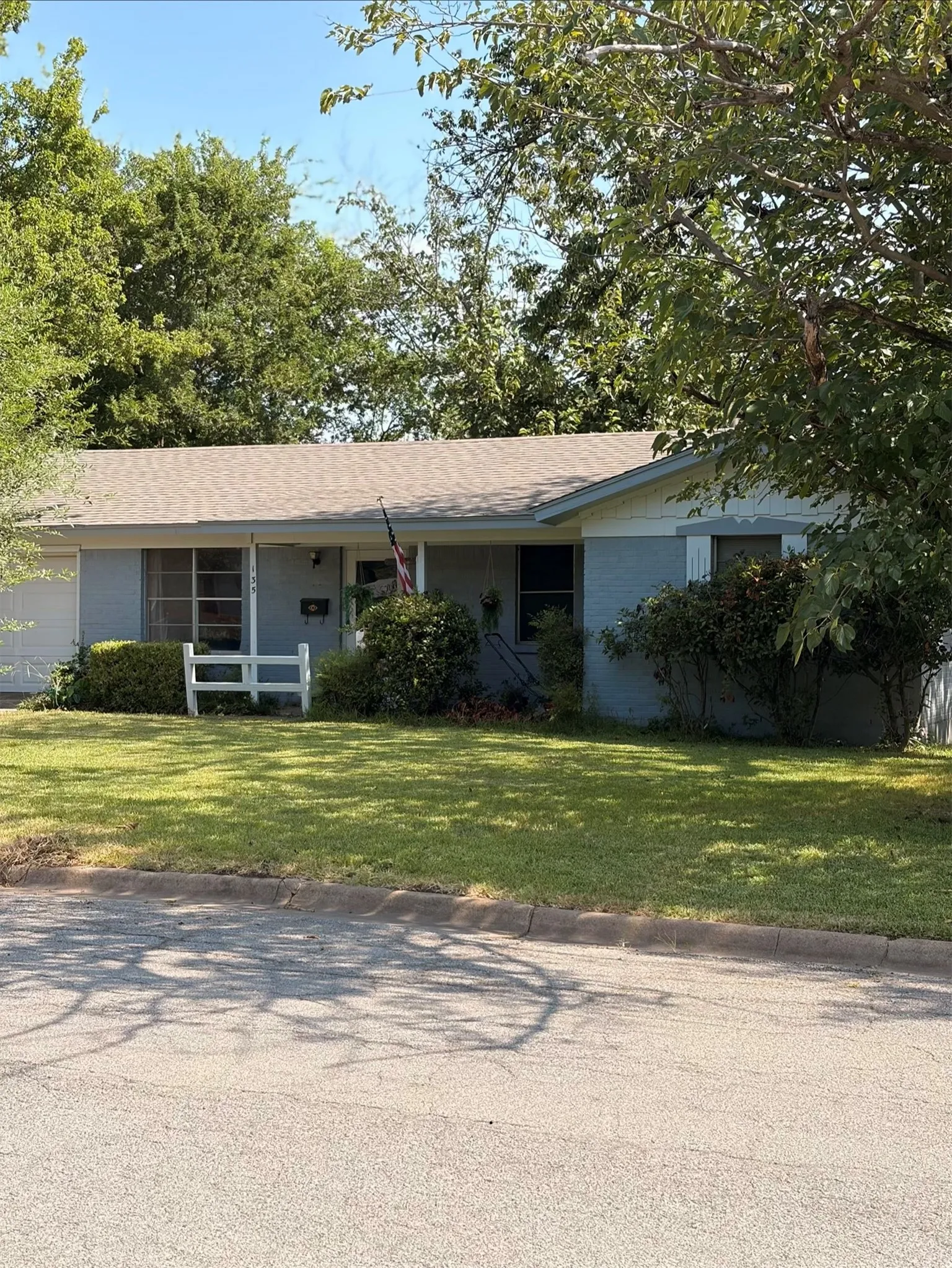 Single Family Residence For Sale in Grayson County , 135 N Imperial Drive, Denison, Texas 75020, 3 Bedroom, 2 Bathroom, 1 Garage spaces, 1,428 Sqft, built in 1962, Price $180,000, mls#21310398, Real Estate Agent in Denison, Homes For Sale in Grayson county, Homes For Sale in Denison, Realtor in Denison Texas, Real Estate Brokerage Independent Realty Texas, Luminita Cordes Realtor