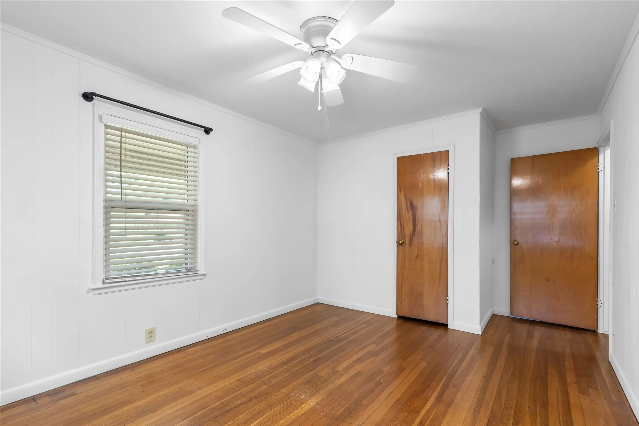 Single Family Residence For Sale in Grayson County , 1015 W Sycamore Street, Sherman, Texas 75092, 3 Bedroom, 2 Bathroom, 1 Garage spaces, 1,181 Sqft, built in 1956, mls#21359845, Real Estate Agent in Sherman, Homes For Sale in Grayson county, Homes For Sale in Sherman, Realtor in Sherman Texas, Real Estate Brokerage Independent Realty Texas, Luminita Cordes Realtor
