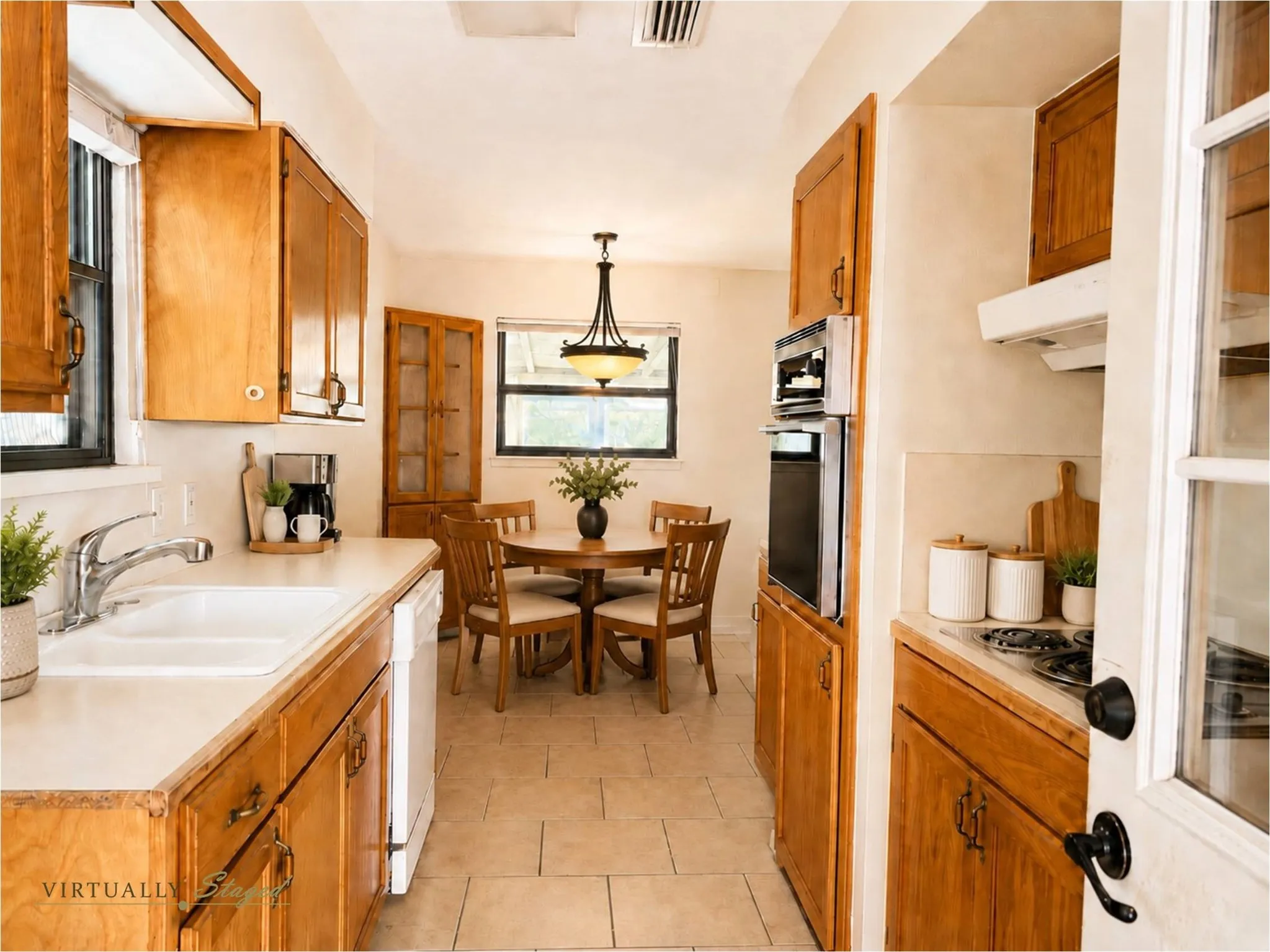 *VIRTUALLY STAGED* Kitchen