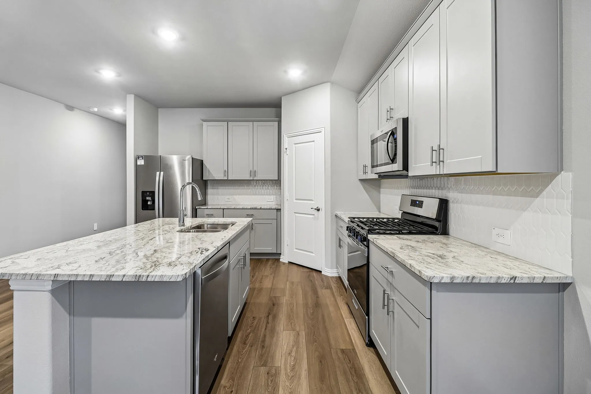  Photo is not of the actual home, but is an inspirational photo of builder’s model home and may depict options, furnishings, and/or decorator features that are not included.
