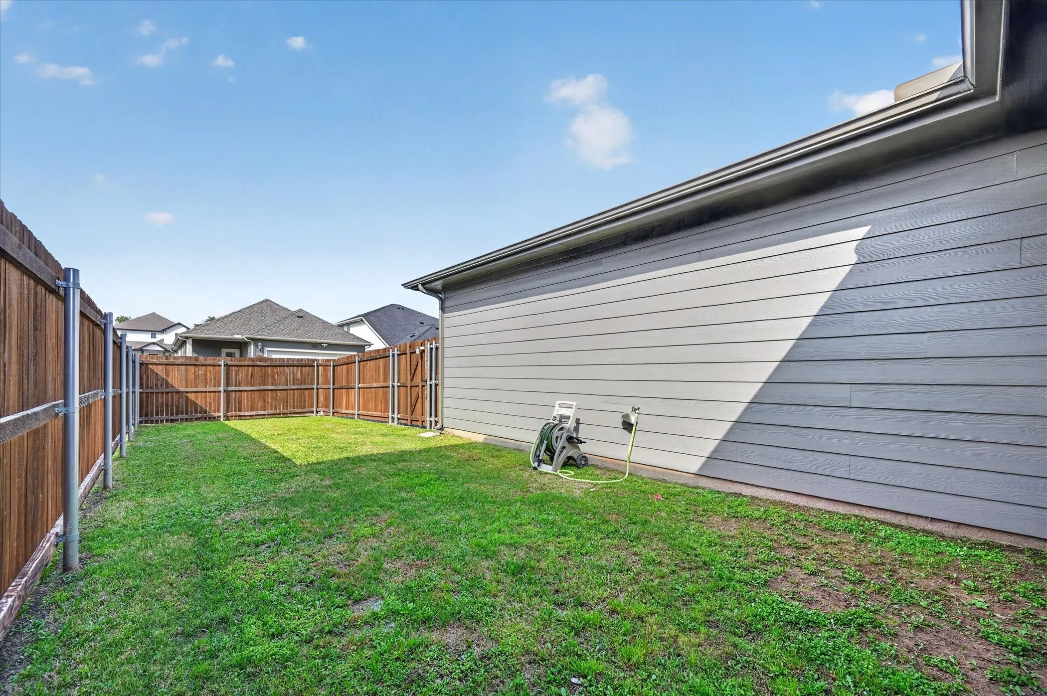 Single Family Residence For Rent in Collin County , 120 Monarch Way, Wylie, Texas 75098, 4 Bedroom, 3 Bathroom, 2 Garage spaces, 2,191 Sqft, built in 2023, mls#21359848, Real Estate Agent in Wylie, Homes For Rent in Collin county, Homes For Rent in Wylie, Realtor in Wylie Texas, Real Estate Brokerage Independent Realty Texas, Luminita Cordes Realtor