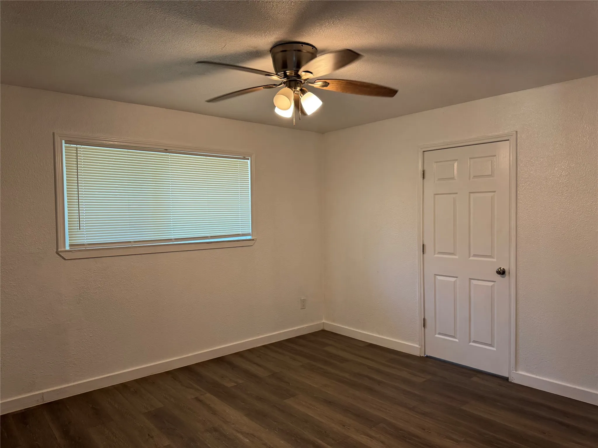Single Family Residence For Rent in Dallas County , 3549 Rio Grande Circle, Dallas, Texas 75233, 4 Bedroom, 2 Bathroom, Garage spaces, 1,923 Sqft, built in 1968, mls#21359747, Real Estate Agent in Dallas, Homes For Rent in Dallas county, Homes For Rent in Dallas, Realtor in Dallas Texas, Real Estate Brokerage Independent Realty Texas, Luminita Cordes Realtor