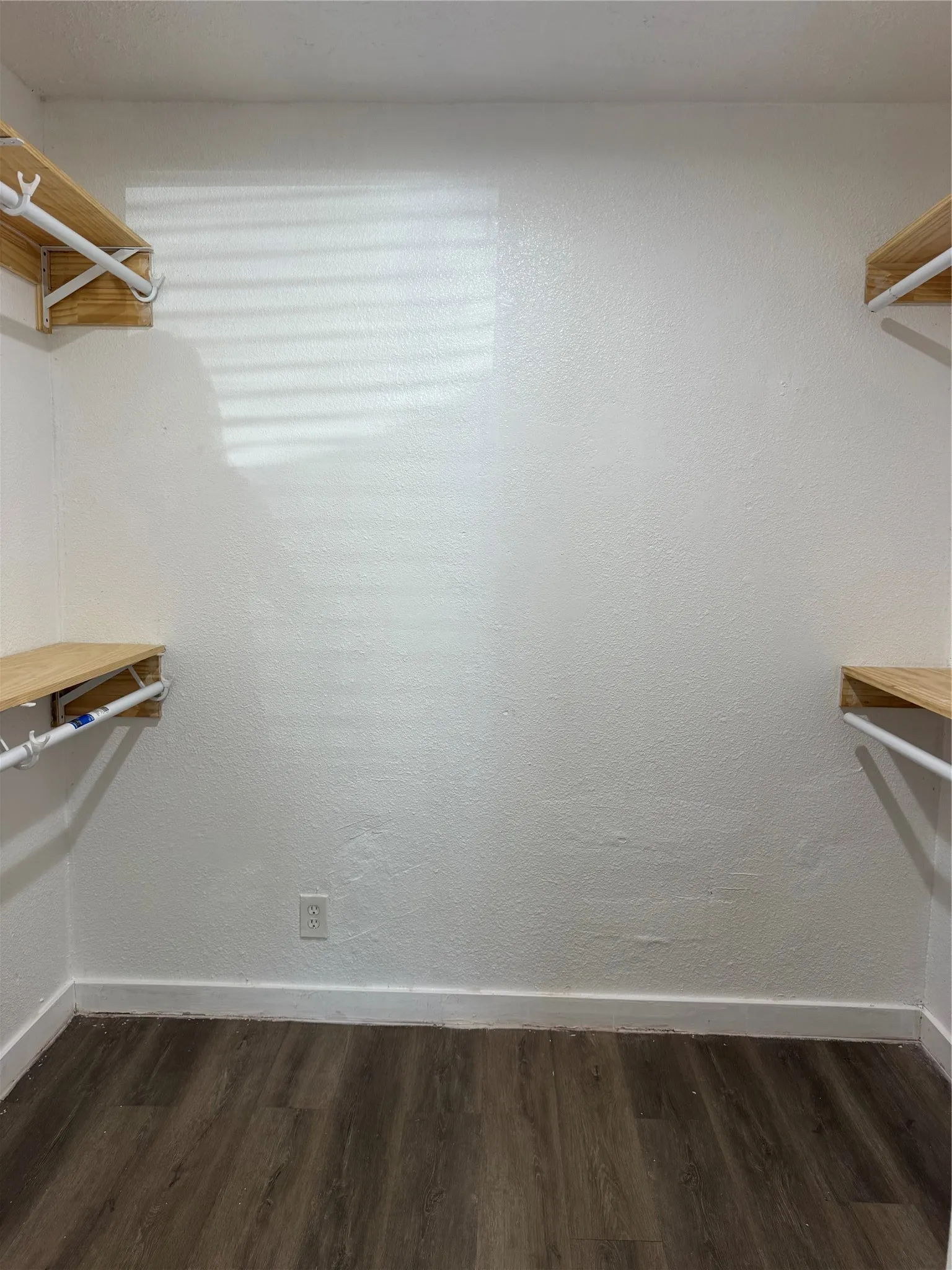 Single Family Residence For Rent in Dallas County , 3549 Rio Grande Circle, Dallas, Texas 75233, 4 Bedroom, 2 Bathroom, Garage spaces, 1,923 Sqft, built in 1968, mls#21359747, Real Estate Agent in Dallas, Homes For Rent in Dallas county, Homes For Rent in Dallas, Realtor in Dallas Texas, Real Estate Brokerage Independent Realty Texas, Luminita Cordes Realtor