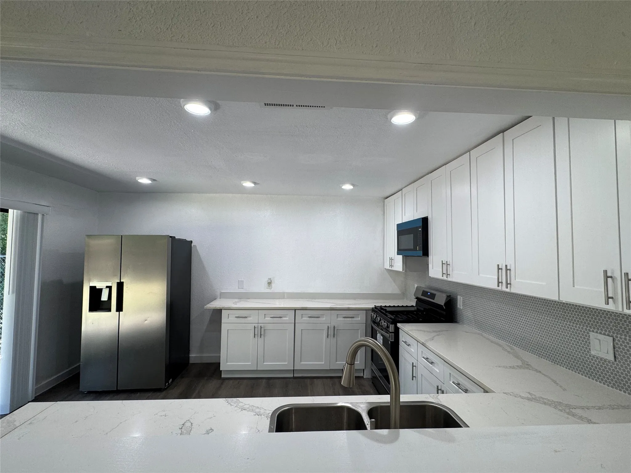 Single Family Residence For Rent in Dallas County , 3549 Rio Grande Circle, Dallas, Texas 75233, 4 Bedroom, 2 Bathroom, Garage spaces, 1,923 Sqft, built in 1968, mls#21359747, Real Estate Agent in Dallas, Homes For Rent in Dallas county, Homes For Rent in Dallas, Realtor in Dallas Texas, Real Estate Brokerage Independent Realty Texas, Luminita Cordes Realtor