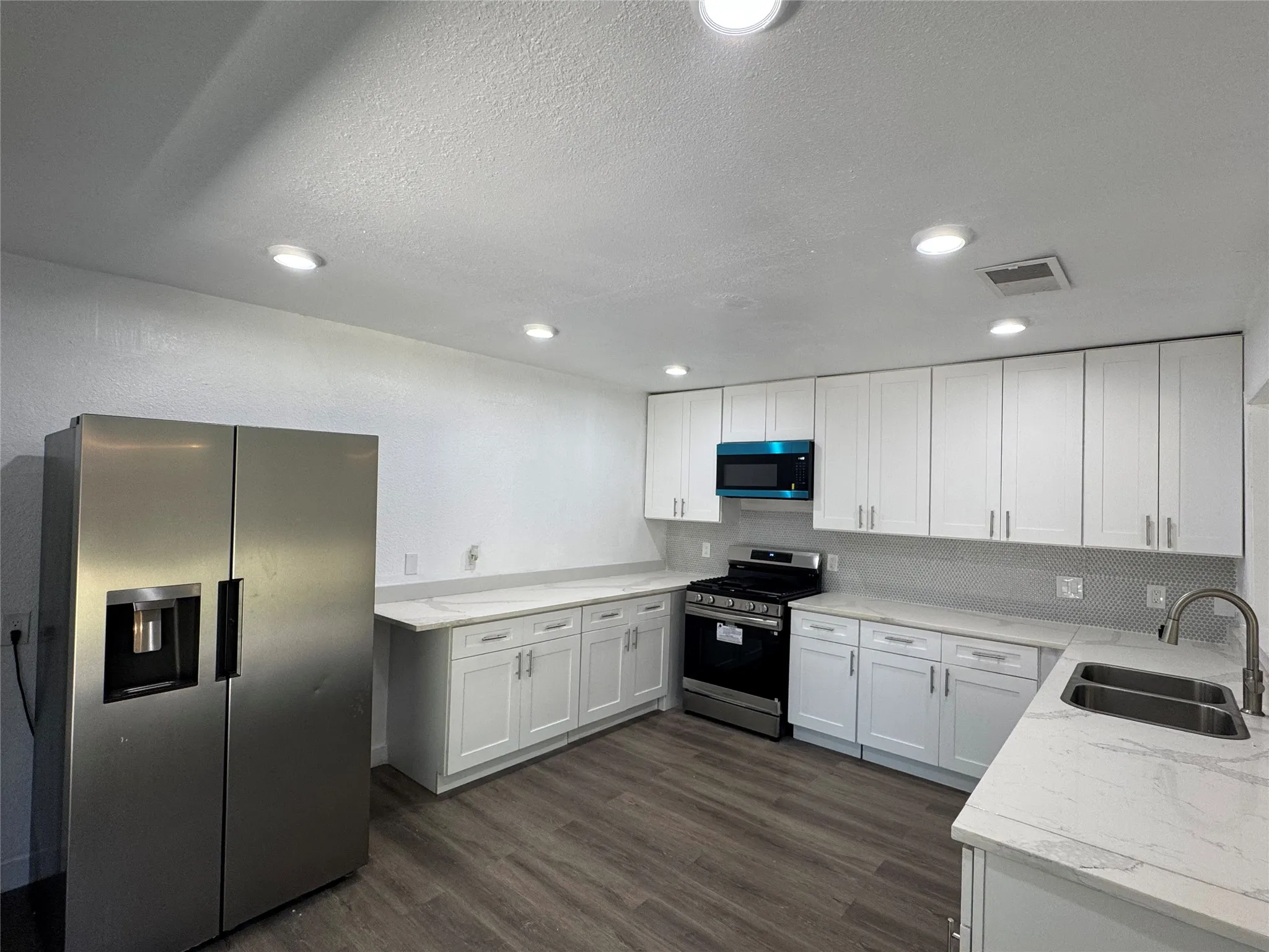 Single Family Residence For Rent in Dallas County , 3549 Rio Grande Circle, Dallas, Texas 75233, 4 Bedroom, 2 Bathroom, Garage spaces, 1,923 Sqft, built in 1968, mls#21359747, Real Estate Agent in Dallas, Homes For Rent in Dallas county, Homes For Rent in Dallas, Realtor in Dallas Texas, Real Estate Brokerage Independent Realty Texas, Luminita Cordes Realtor