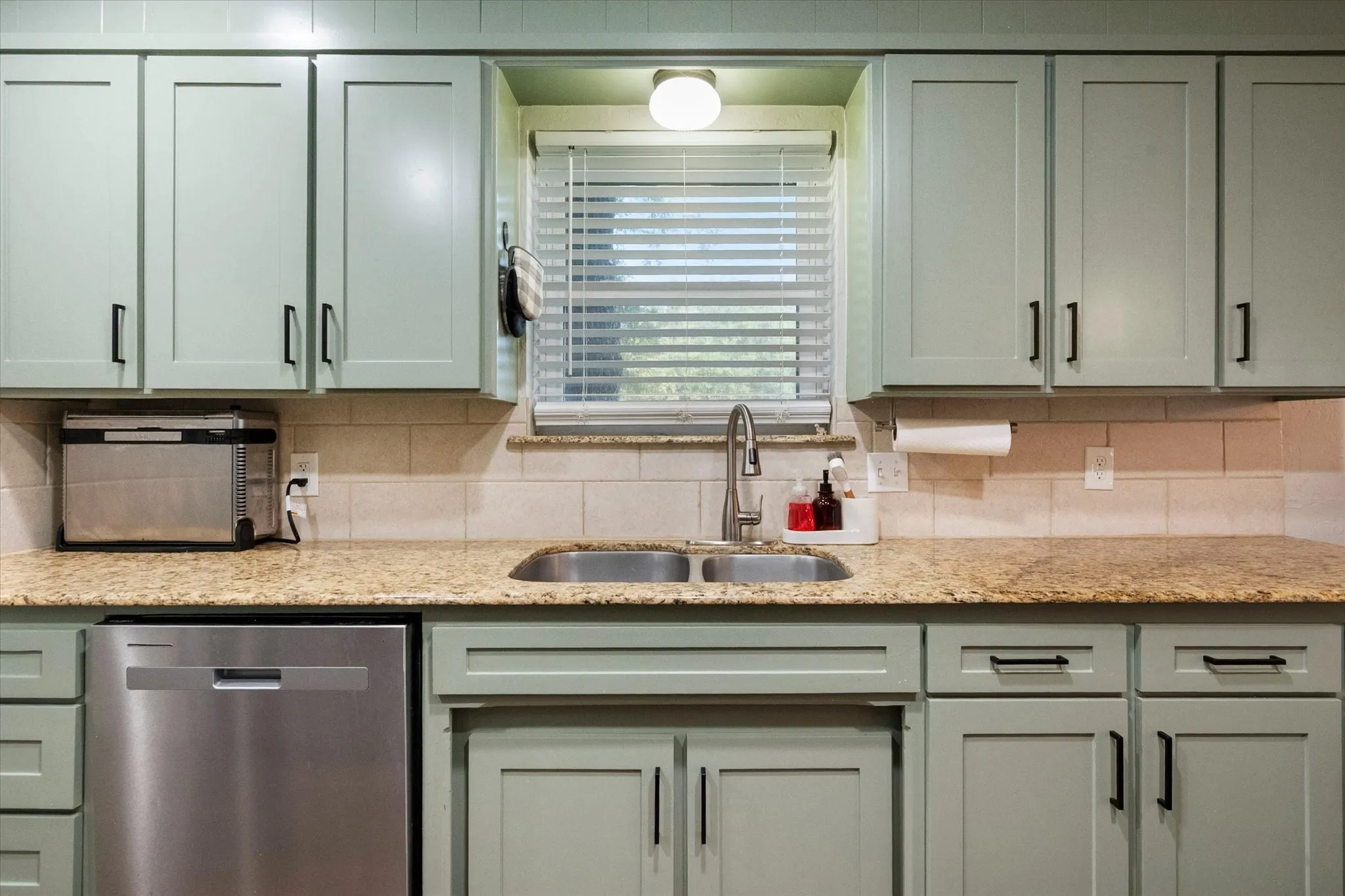 Single Family Residence For Sale in Johnson County , 767 NW Ann Lois Lane, Burleson, Texas 76028, 3 Bedroom, 2 Bathroom, 2 Garage spaces, 2,018 Sqft, built in 1974, mls#21356922, Real Estate Agent in Burleson, Homes For Sale in Johnson county, Homes For Sale in Burleson, Realtor in Burleson Texas, Real Estate Brokerage Independent Realty Texas, Luminita Cordes Realtor