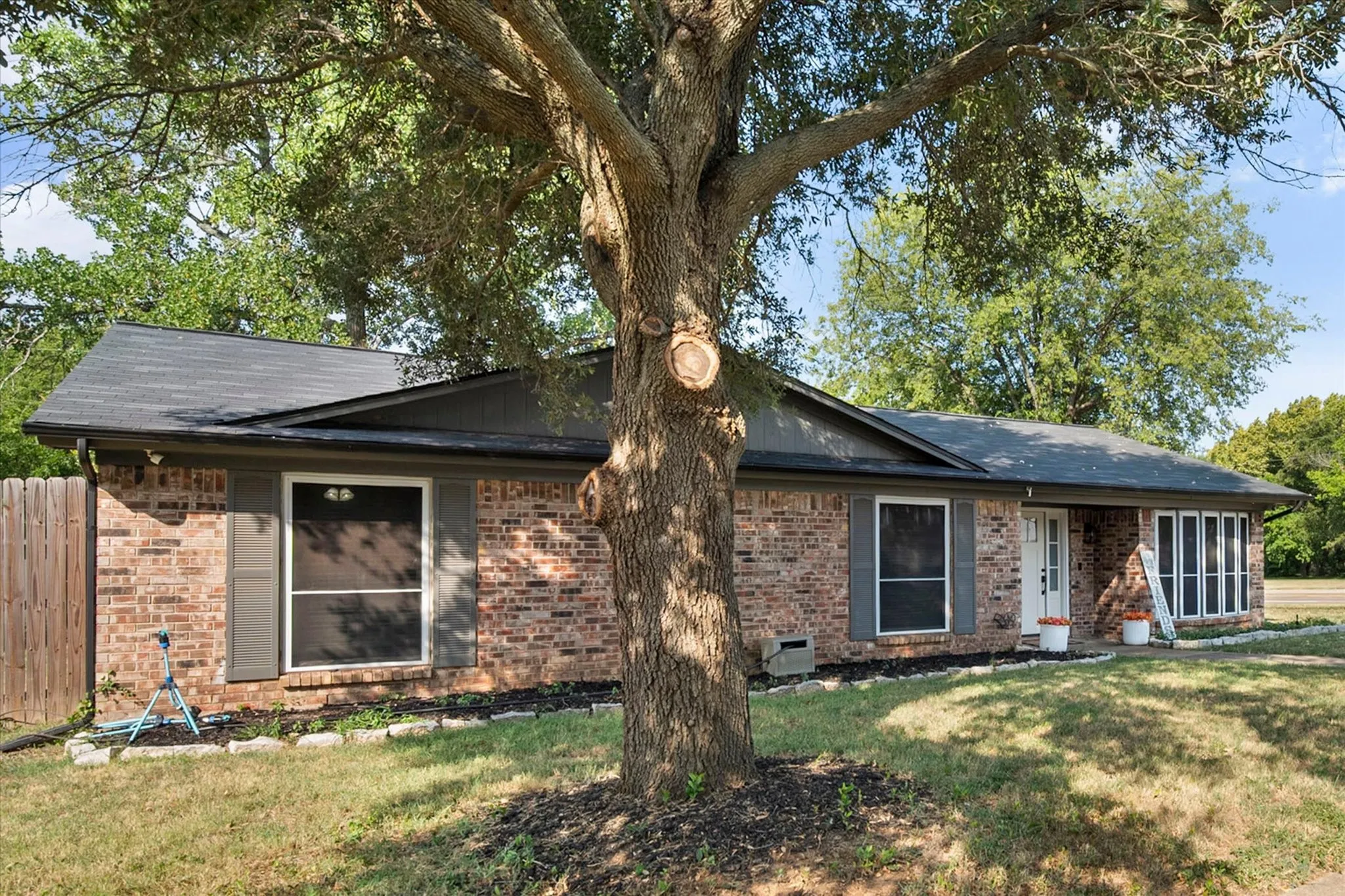 Single Family Residence For Sale in Johnson County , 767 NW Ann Lois Lane, Burleson, Texas 76028, 3 Bedroom, 2 Bathroom, 2 Garage spaces, 2,018 Sqft, built in 1974, mls#21356922, Real Estate Agent in Burleson, Homes For Sale in Johnson county, Homes For Sale in Burleson, Realtor in Burleson Texas, Real Estate Brokerage Independent Realty Texas, Luminita Cordes Realtor