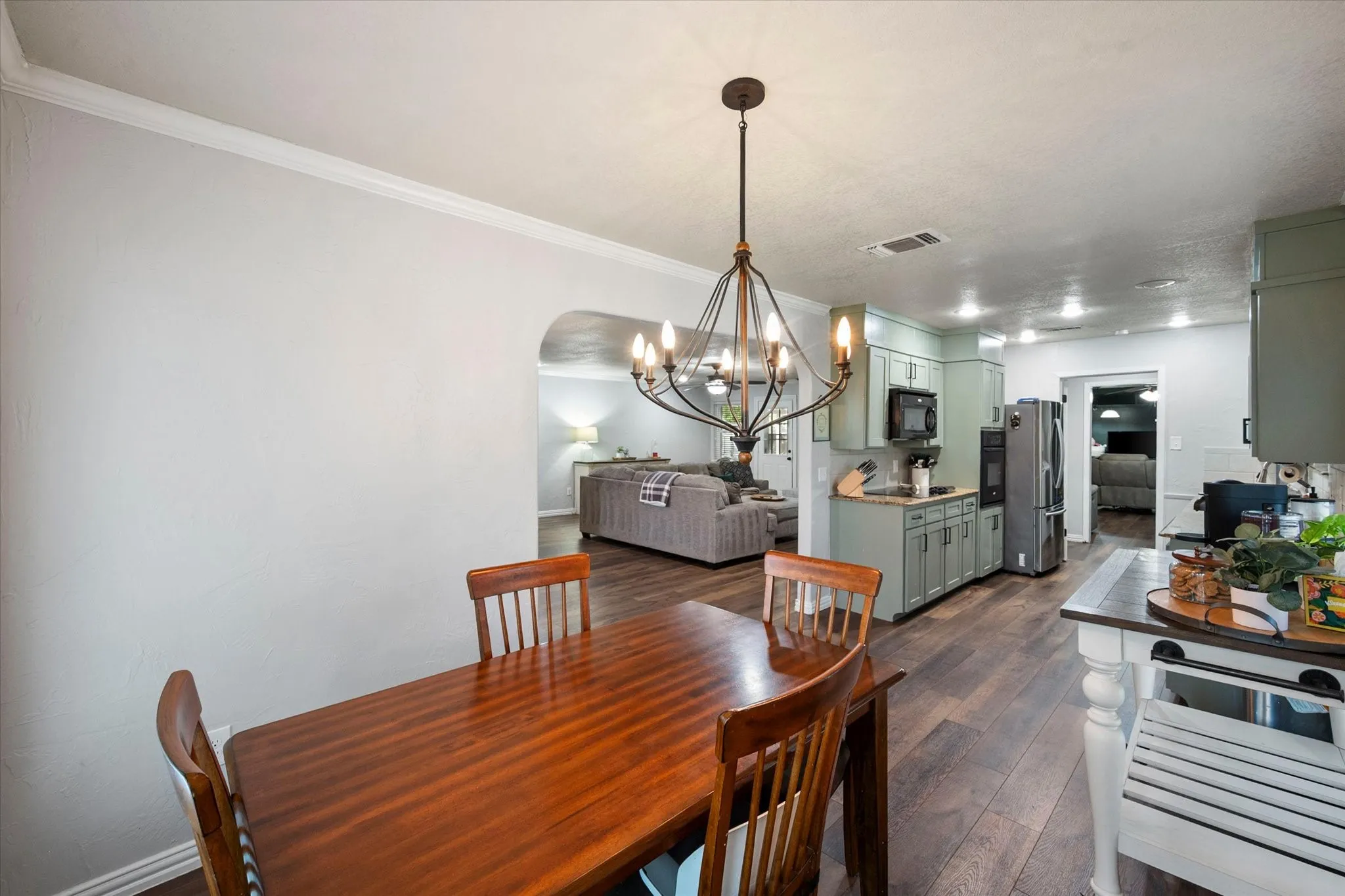 Single Family Residence For Sale in Johnson County , 767 NW Ann Lois Lane, Burleson, Texas 76028, 3 Bedroom, 2 Bathroom, 2 Garage spaces, 2,018 Sqft, built in 1974, mls#21356922, Real Estate Agent in Burleson, Homes For Sale in Johnson county, Homes For Sale in Burleson, Realtor in Burleson Texas, Real Estate Brokerage Independent Realty Texas, Luminita Cordes Realtor
