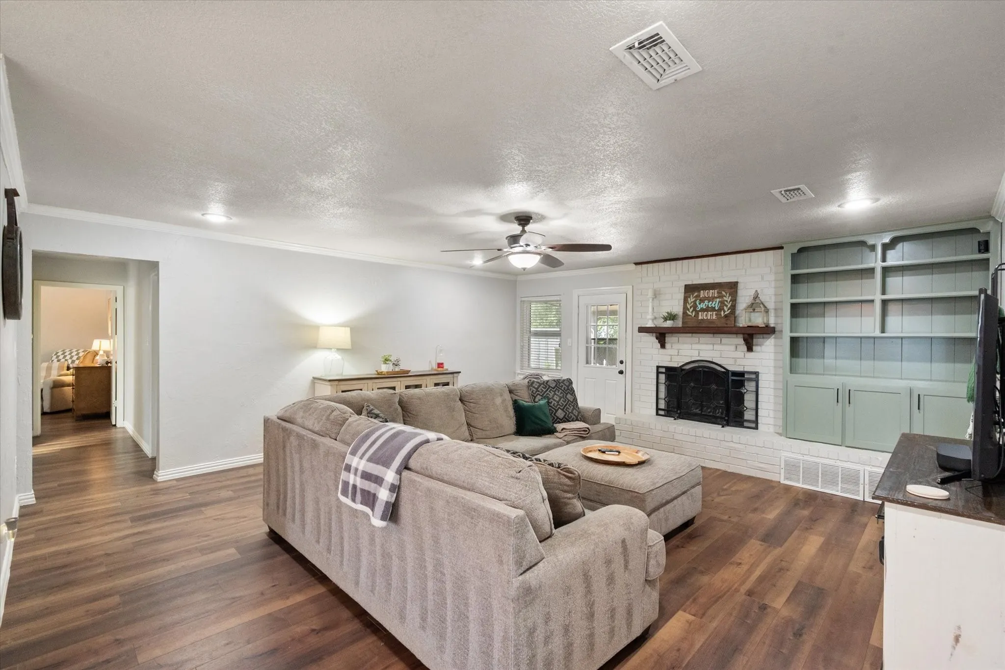 Single Family Residence For Sale in Johnson County , 767 NW Ann Lois Lane, Burleson, Texas 76028, 3 Bedroom, 2 Bathroom, 2 Garage spaces, 2,018 Sqft, built in 1974, mls#21356922, Real Estate Agent in Burleson, Homes For Sale in Johnson county, Homes For Sale in Burleson, Realtor in Burleson Texas, Real Estate Brokerage Independent Realty Texas, Luminita Cordes Realtor