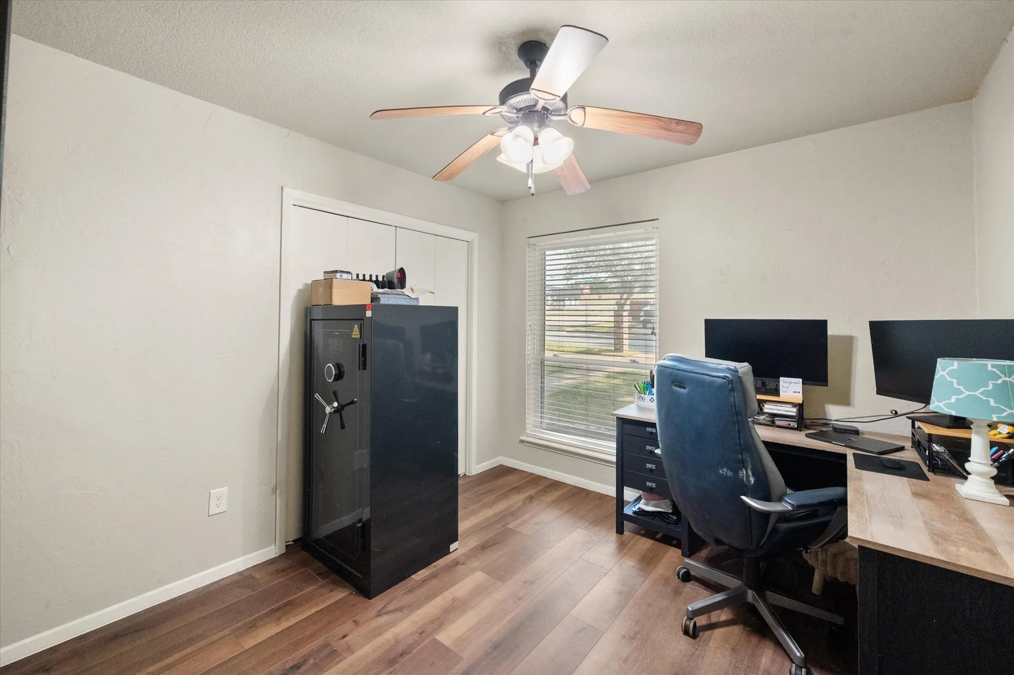 Single Family Residence For Sale in Johnson County , 767 NW Ann Lois Lane, Burleson, Texas 76028, 3 Bedroom, 2 Bathroom, 2 Garage spaces, 2,018 Sqft, built in 1974, mls#21356922, Real Estate Agent in Burleson, Homes For Sale in Johnson county, Homes For Sale in Burleson, Realtor in Burleson Texas, Real Estate Brokerage Independent Realty Texas, Luminita Cordes Realtor