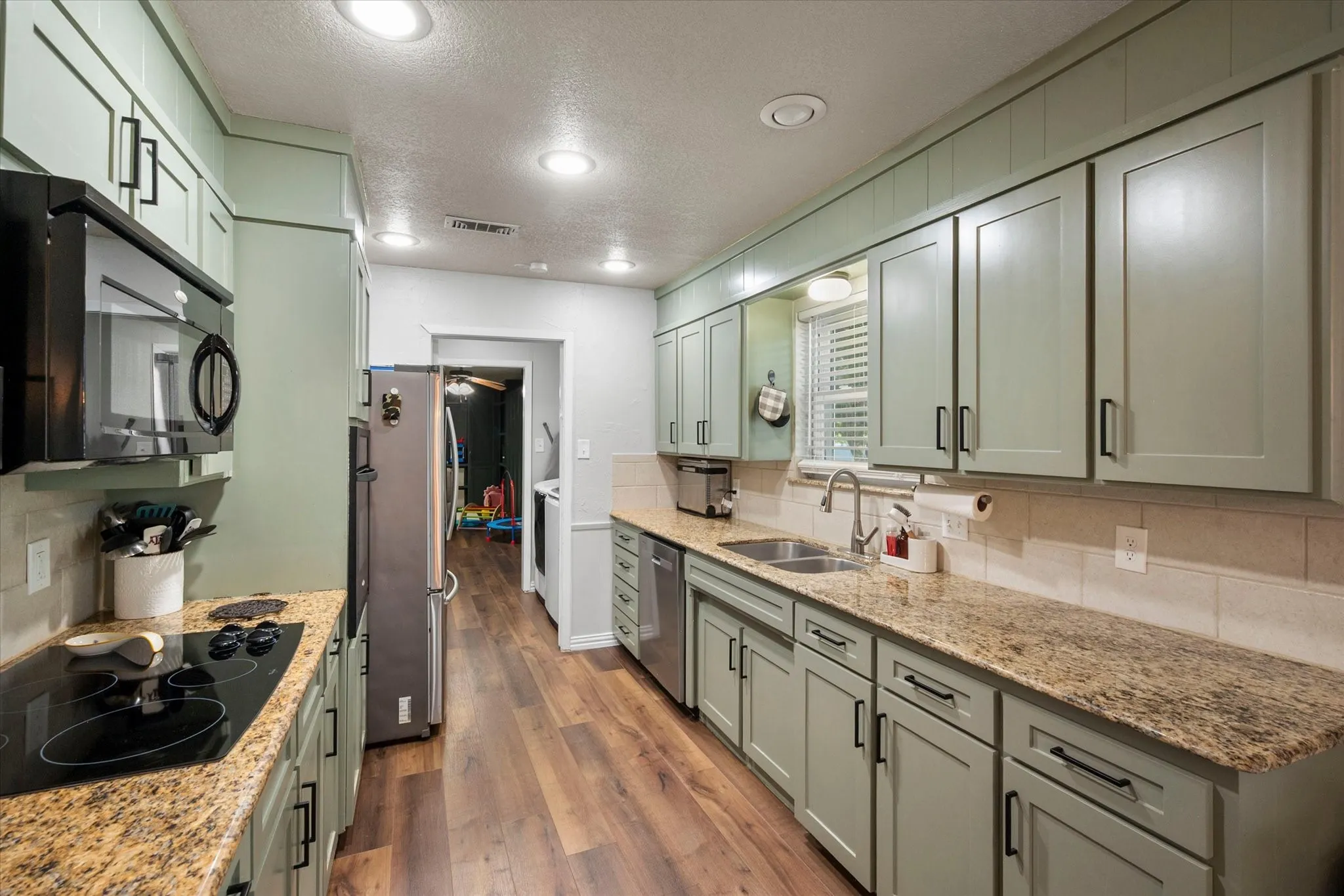 Single Family Residence For Sale in Johnson County , 767 NW Ann Lois Lane, Burleson, Texas 76028, 3 Bedroom, 2 Bathroom, 2 Garage spaces, 2,018 Sqft, built in 1974, mls#21356922, Real Estate Agent in Burleson, Homes For Sale in Johnson county, Homes For Sale in Burleson, Realtor in Burleson Texas, Real Estate Brokerage Independent Realty Texas, Luminita Cordes Realtor