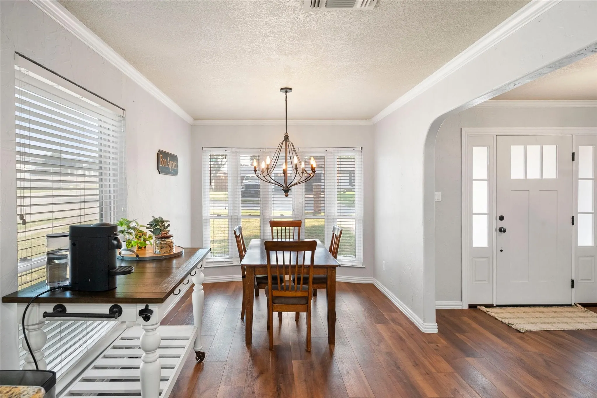 Single Family Residence For Sale in Johnson County , 767 NW Ann Lois Lane, Burleson, Texas 76028, 3 Bedroom, 2 Bathroom, 2 Garage spaces, 2,018 Sqft, built in 1974, mls#21356922, Real Estate Agent in Burleson, Homes For Sale in Johnson county, Homes For Sale in Burleson, Realtor in Burleson Texas, Real Estate Brokerage Independent Realty Texas, Luminita Cordes Realtor