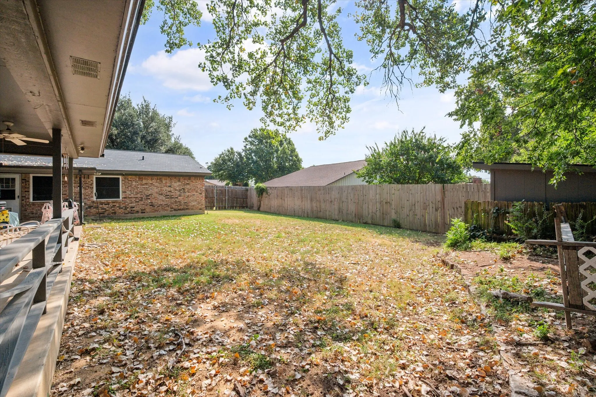 Single Family Residence For Sale in Johnson County , 767 NW Ann Lois Lane, Burleson, Texas 76028, 3 Bedroom, 2 Bathroom, 2 Garage spaces, 2,018 Sqft, built in 1974, mls#21356922, Real Estate Agent in Burleson, Homes For Sale in Johnson county, Homes For Sale in Burleson, Realtor in Burleson Texas, Real Estate Brokerage Independent Realty Texas, Luminita Cordes Realtor