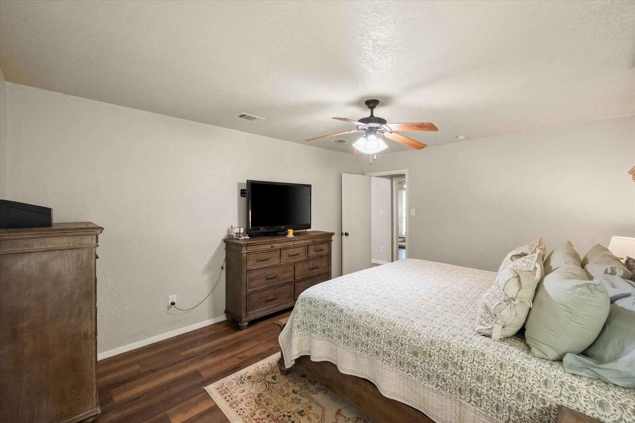 Single Family Residence For Sale in Johnson County , 767 NW Ann Lois Lane, Burleson, Texas 76028, 3 Bedroom, 2 Bathroom, 2 Garage spaces, 2,018 Sqft, built in 1974, mls#21356922, Real Estate Agent in Burleson, Homes For Sale in Johnson county, Homes For Sale in Burleson, Realtor in Burleson Texas, Real Estate Brokerage Independent Realty Texas, Luminita Cordes Realtor