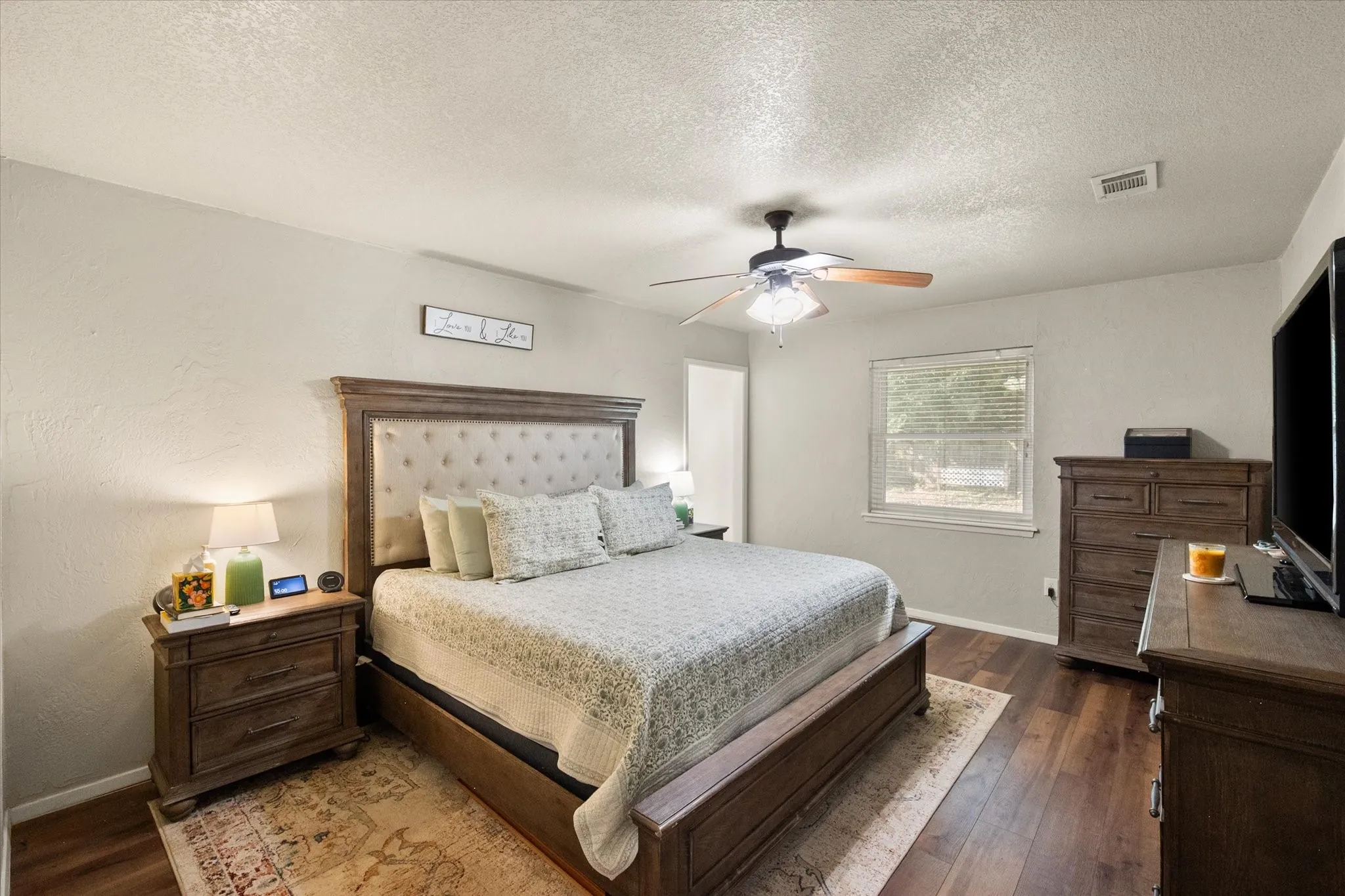 Single Family Residence For Sale in Johnson County , 767 NW Ann Lois Lane, Burleson, Texas 76028, 3 Bedroom, 2 Bathroom, 2 Garage spaces, 2,018 Sqft, built in 1974, mls#21356922, Real Estate Agent in Burleson, Homes For Sale in Johnson county, Homes For Sale in Burleson, Realtor in Burleson Texas, Real Estate Brokerage Independent Realty Texas, Luminita Cordes Realtor