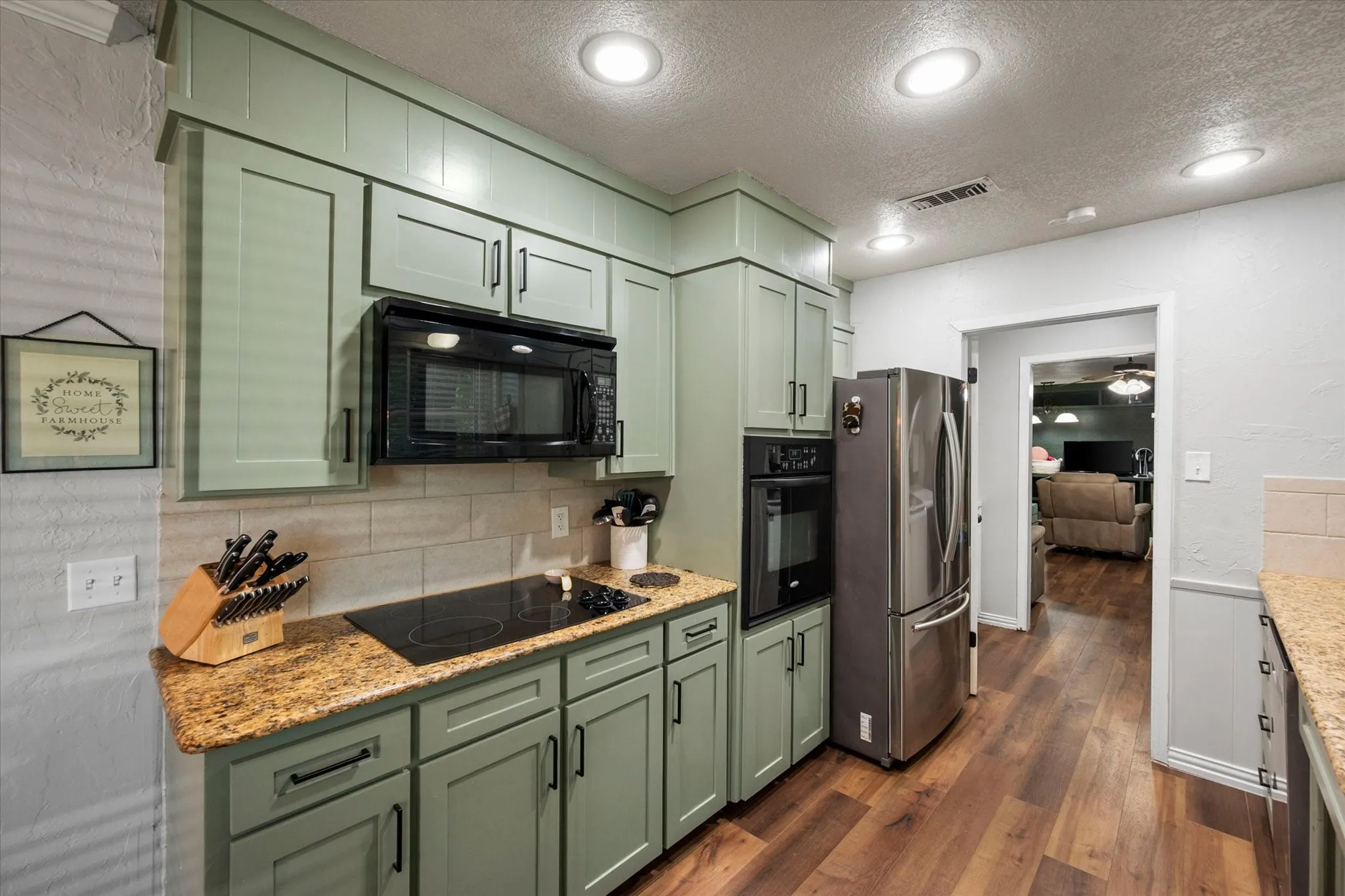 Single Family Residence For Sale in Johnson County , 767 NW Ann Lois Lane, Burleson, Texas 76028, 3 Bedroom, 2 Bathroom, 2 Garage spaces, 2,018 Sqft, built in 1974, mls#21356922, Real Estate Agent in Burleson, Homes For Sale in Johnson county, Homes For Sale in Burleson, Realtor in Burleson Texas, Real Estate Brokerage Independent Realty Texas, Luminita Cordes Realtor
