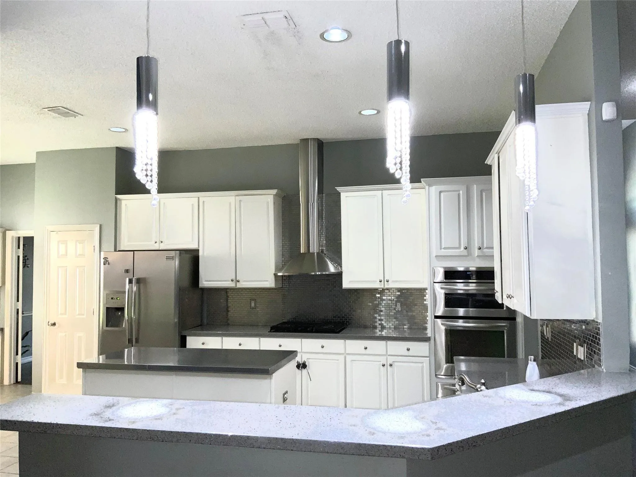 Single Family Residence For Rent in Dallas County , 9709 Raven Lane, Irving, Texas 75063, 4 Bedroom, 3 Bathroom, 2 Garage spaces, 2,621 Sqft, built in 1996, mls#21359805, Real Estate Agent in Irving, Homes For Rent in Dallas county, Homes For Rent in Irving, Realtor in Irving Texas, Real Estate Brokerage Independent Realty Texas, Luminita Cordes Realtor