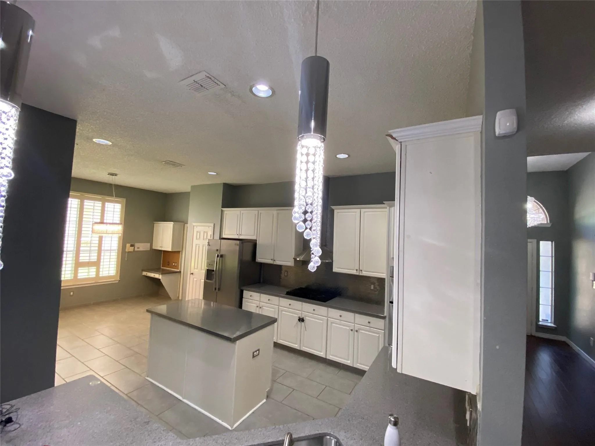Single Family Residence For Rent in Dallas County , 9709 Raven Lane, Irving, Texas 75063, 4 Bedroom, 3 Bathroom, 2 Garage spaces, 2,621 Sqft, built in 1996, mls#21359805, Real Estate Agent in Irving, Homes For Rent in Dallas county, Homes For Rent in Irving, Realtor in Irving Texas, Real Estate Brokerage Independent Realty Texas, Luminita Cordes Realtor