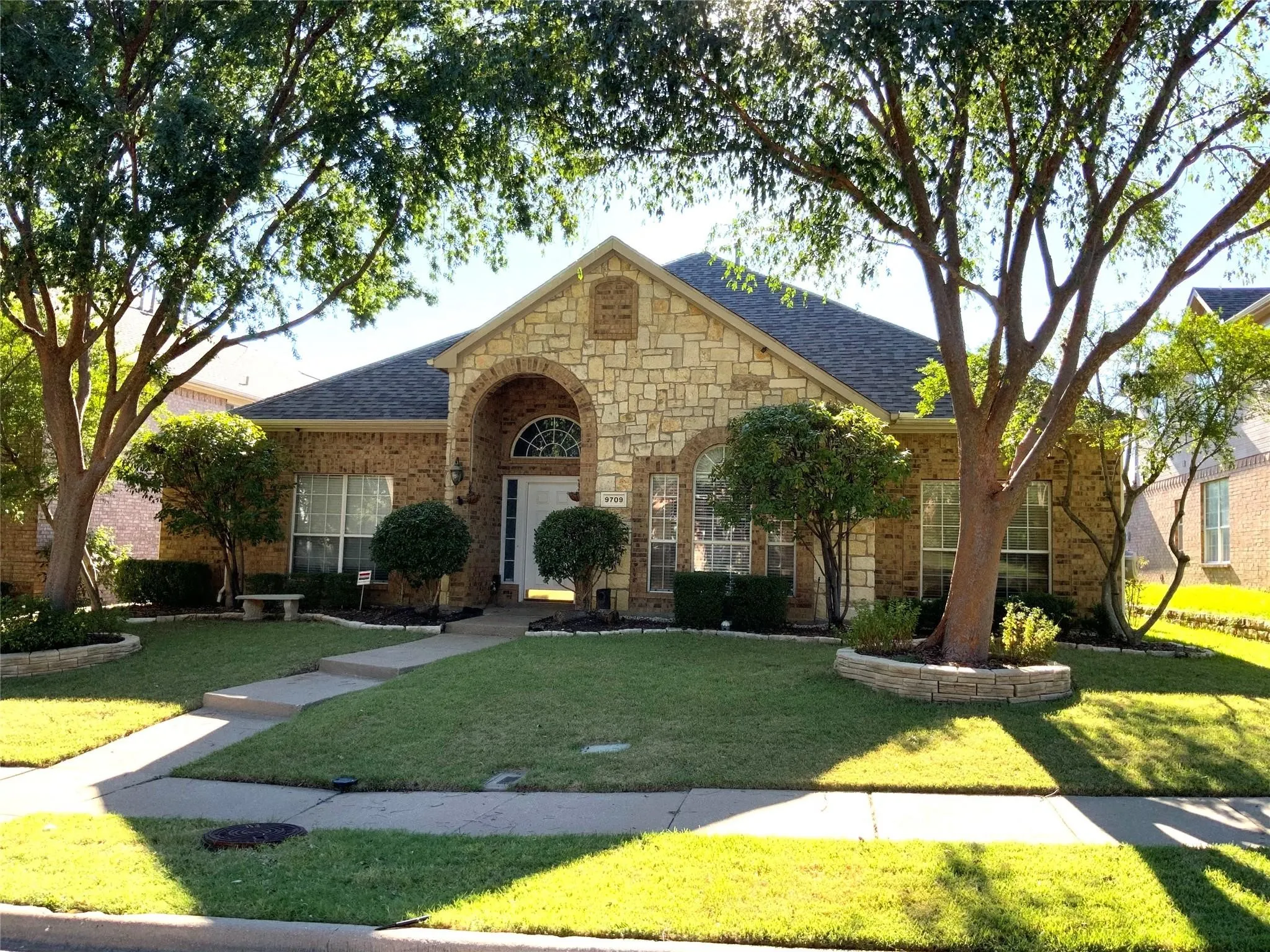 Single Family Residence For Rent in Dallas County , 9709 Raven Lane, Irving, Texas 75063, 4 Bedroom, 3 Bathroom, 2 Garage spaces, 2,621 Sqft, built in 1996, mls#21359805, Real Estate Agent in Irving, Homes For Rent in Dallas county, Homes For Rent in Irving, Realtor in Irving Texas, Real Estate Brokerage Independent Realty Texas, Luminita Cordes Realtor