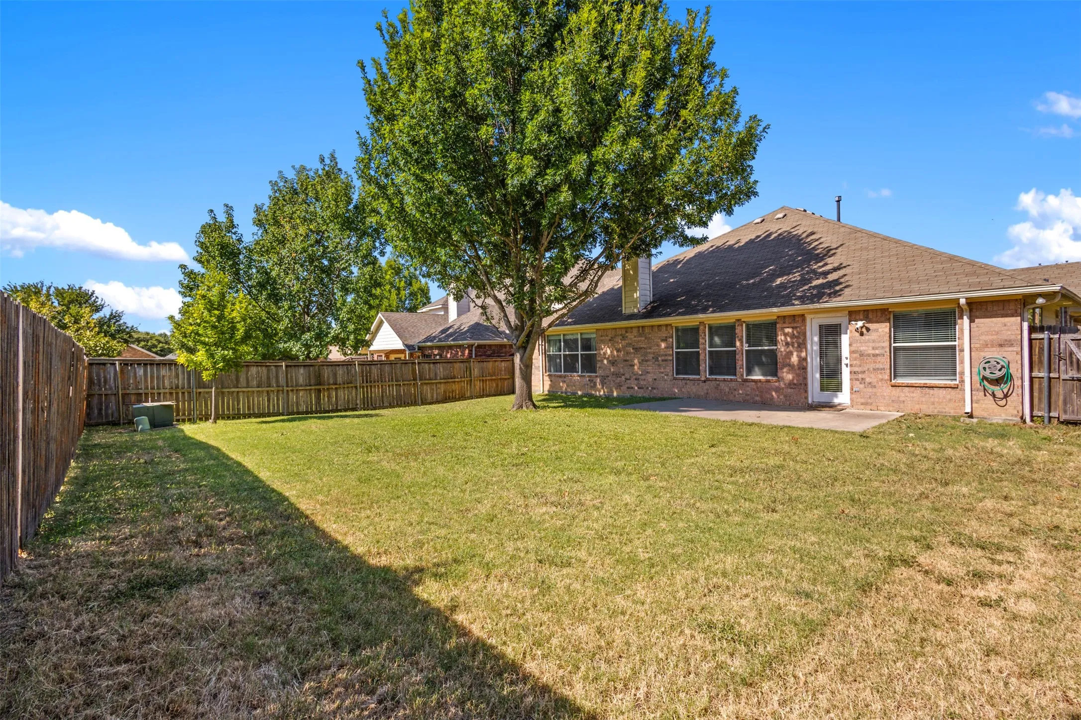 Single Family Residence For Sale in Tarrant County , 7521 Summer Meadows Drive, Fort Worth, Texas 76123, 4 Bedroom, 2 Bathroom, 2 Garage spaces, 2,272 Sqft, built in 2002, mls#21359003, Real Estate Agent in Fort Worth, Homes For Sale in Tarrant county, Homes For Sale in Fort Worth, Realtor in Fort Worth Texas, Real Estate Brokerage Independent Realty Texas, Luminita Cordes Realtor