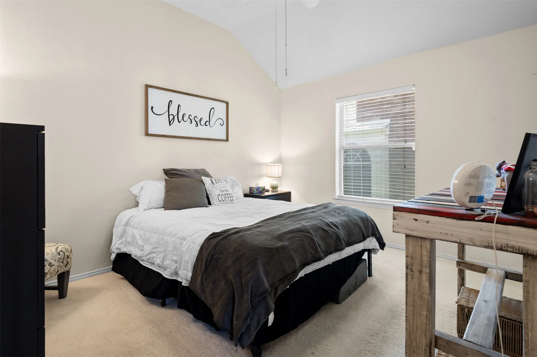 Single Family Residence For Sale in Tarrant County , 7521 Summer Meadows Drive, Fort Worth, Texas 76123, 4 Bedroom, 2 Bathroom, 2 Garage spaces, 2,272 Sqft, built in 2002, mls#21359003, Real Estate Agent in Fort Worth, Homes For Sale in Tarrant county, Homes For Sale in Fort Worth, Realtor in Fort Worth Texas, Real Estate Brokerage Independent Realty Texas, Luminita Cordes Realtor