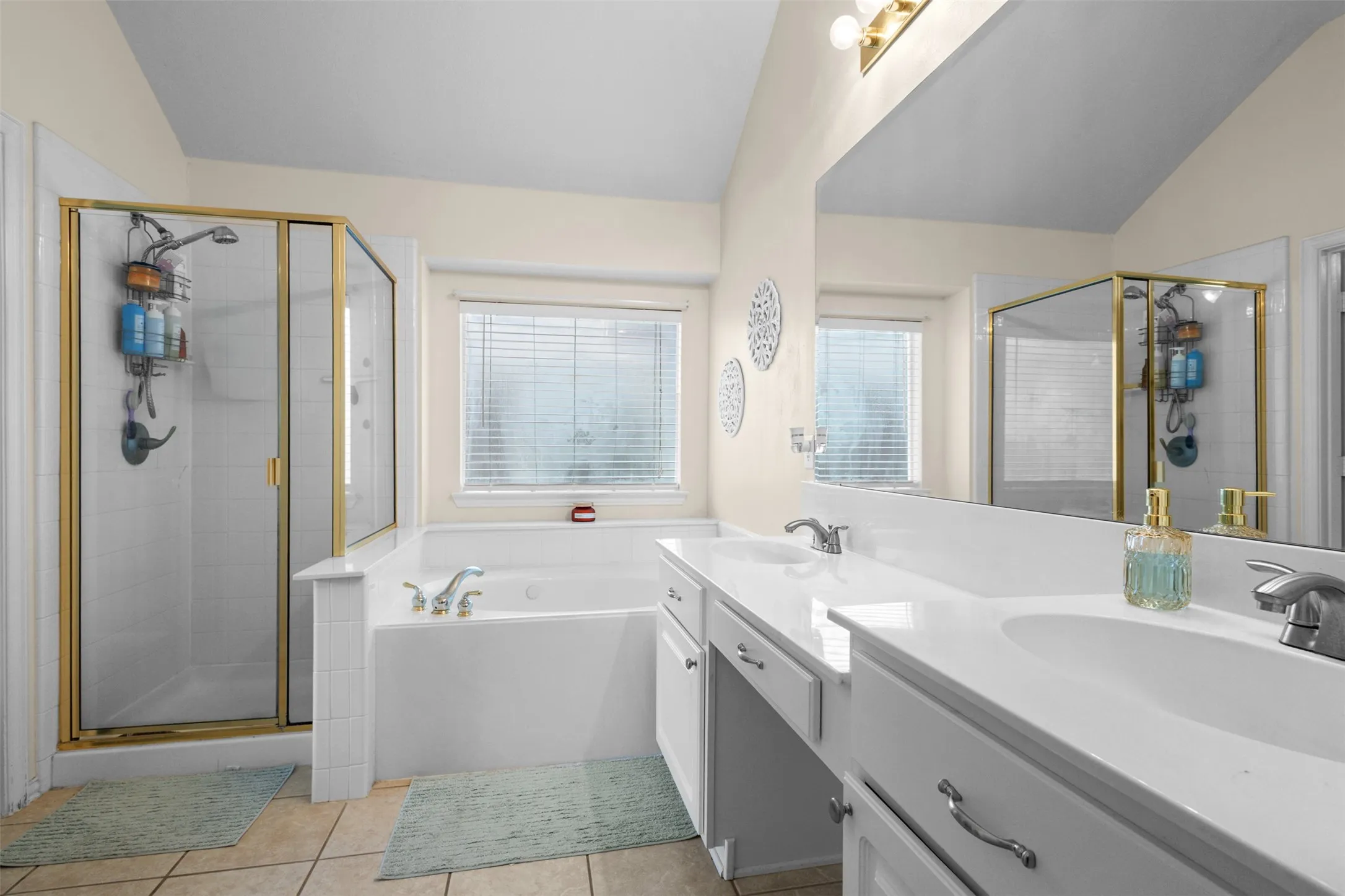 Single Family Residence For Sale in Tarrant County , 7521 Summer Meadows Drive, Fort Worth, Texas 76123, 4 Bedroom, 2 Bathroom, 2 Garage spaces, 2,272 Sqft, built in 2002, mls#21359003, Real Estate Agent in Fort Worth, Homes For Sale in Tarrant county, Homes For Sale in Fort Worth, Realtor in Fort Worth Texas, Real Estate Brokerage Independent Realty Texas, Luminita Cordes Realtor