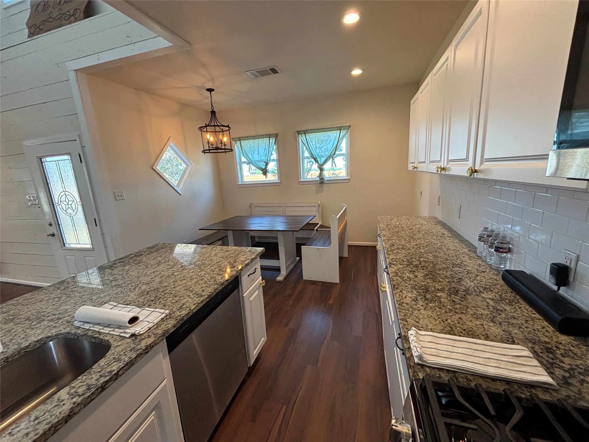 Single Family Residence For Rent in Collin County , 602 East Street, Josephine, Texas 75189, 3 Bedroom, 2 Bathroom, 2 Garage spaces, 1,841 Sqft, built in 1967, mls#21357221, Real Estate Agent in Josephine, Homes For Rent in Collin county, Homes For Rent in Josephine, Realtor in Josephine Texas, Real Estate Brokerage Independent Realty Texas, Luminita Cordes Realtor
