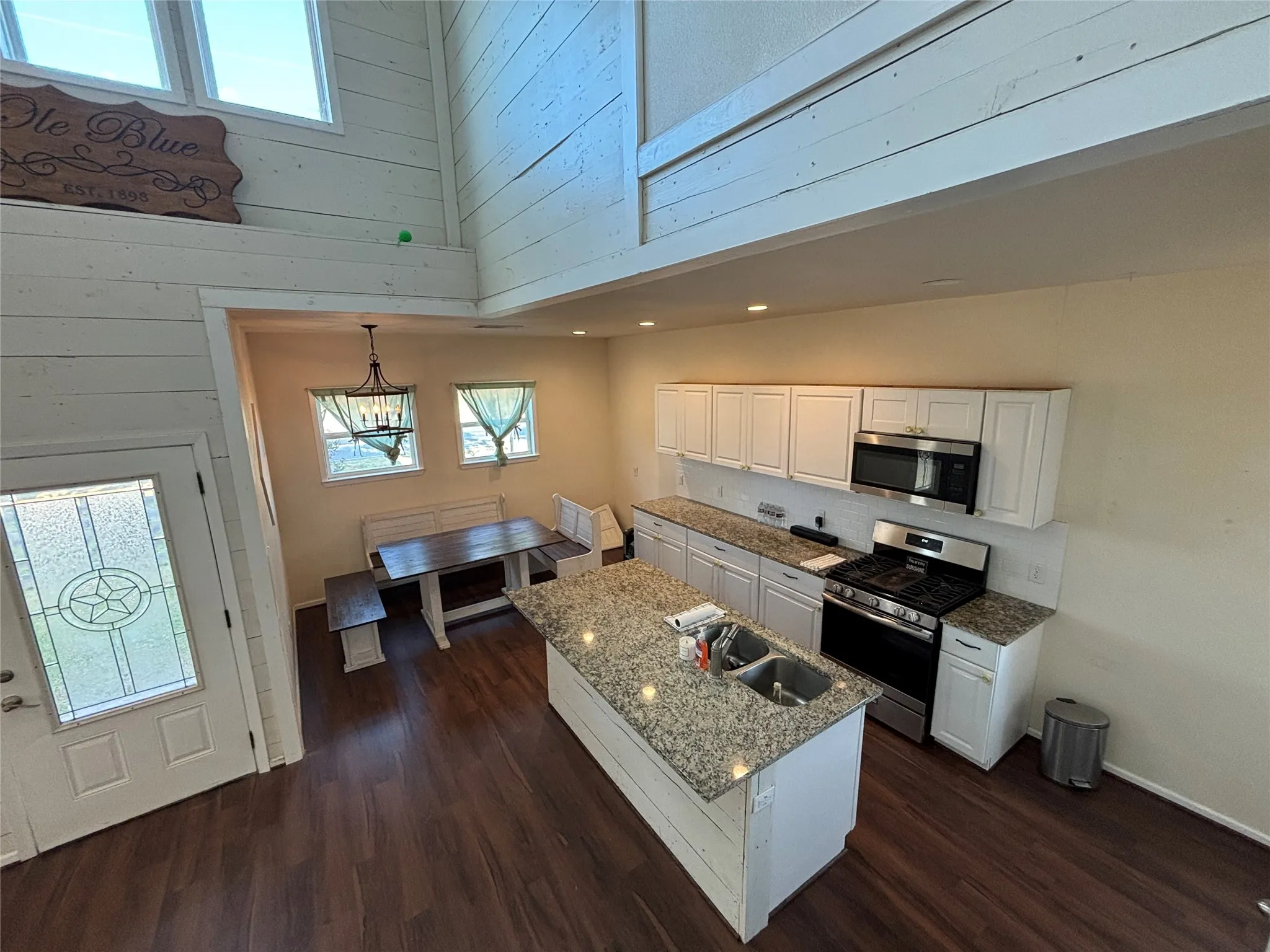 Single Family Residence For Rent in Collin County , 602 East Street, Josephine, Texas 75189, 3 Bedroom, 2 Bathroom, 2 Garage spaces, 1,841 Sqft, built in 1967, mls#21357221, Real Estate Agent in Josephine, Homes For Rent in Collin county, Homes For Rent in Josephine, Realtor in Josephine Texas, Real Estate Brokerage Independent Realty Texas, Luminita Cordes Realtor