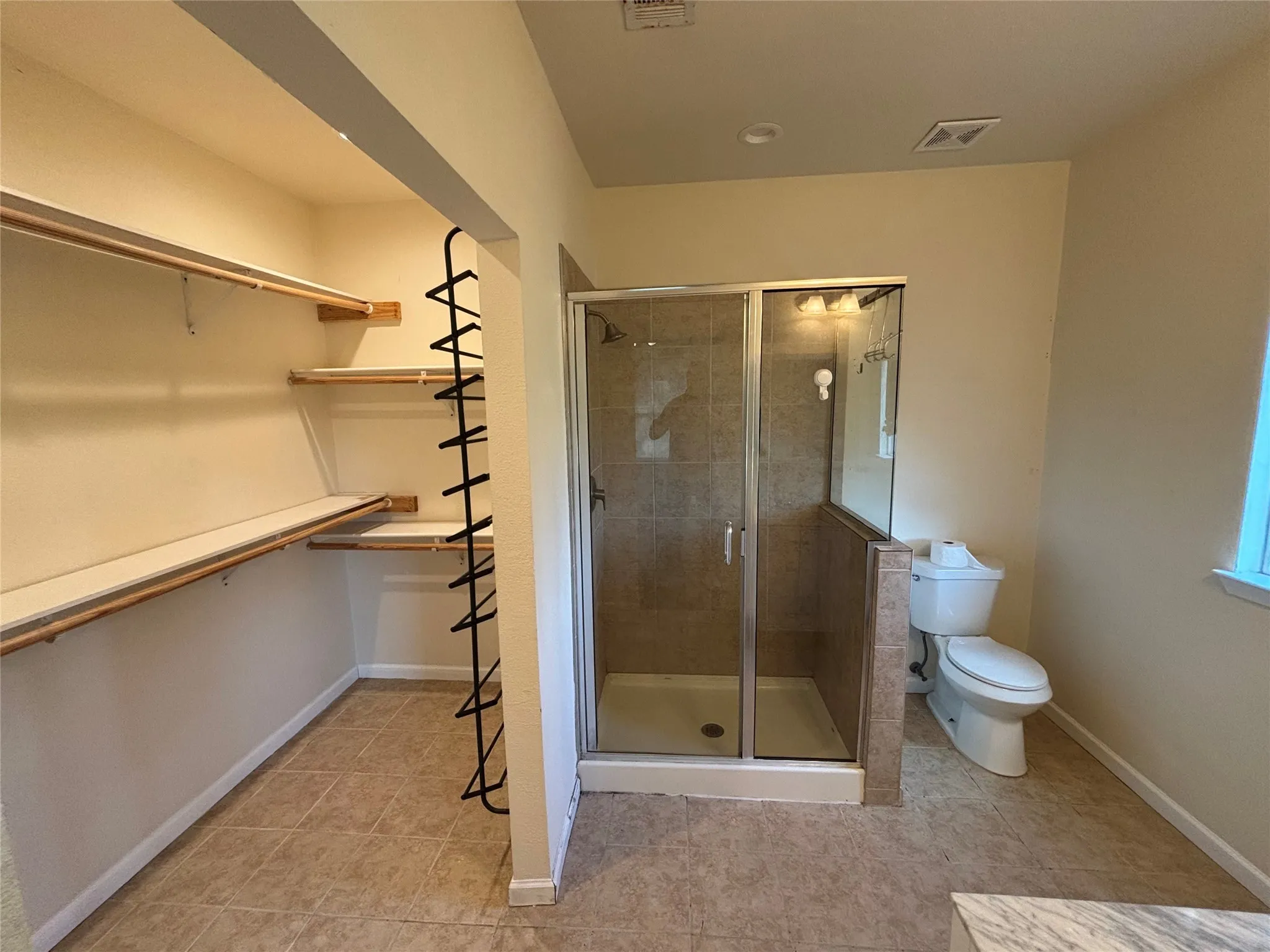 Single Family Residence For Rent in Collin County , 602 East Street, Josephine, Texas 75189, 3 Bedroom, 2 Bathroom, 2 Garage spaces, 1,841 Sqft, built in 1967, mls#21357221, Real Estate Agent in Josephine, Homes For Rent in Collin county, Homes For Rent in Josephine, Realtor in Josephine Texas, Real Estate Brokerage Independent Realty Texas, Luminita Cordes Realtor