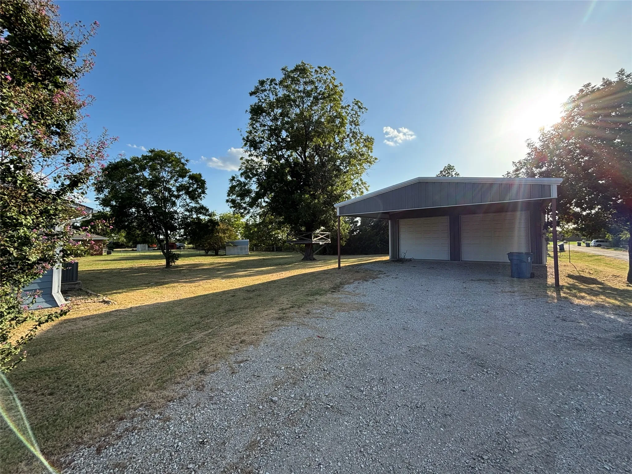 Single Family Residence For Rent in Collin County , 602 East Street, Josephine, Texas 75189, 3 Bedroom, 2 Bathroom, 2 Garage spaces, 1,841 Sqft, built in 1967, mls#21357221, Real Estate Agent in Josephine, Homes For Rent in Collin county, Homes For Rent in Josephine, Realtor in Josephine Texas, Real Estate Brokerage Independent Realty Texas, Luminita Cordes Realtor