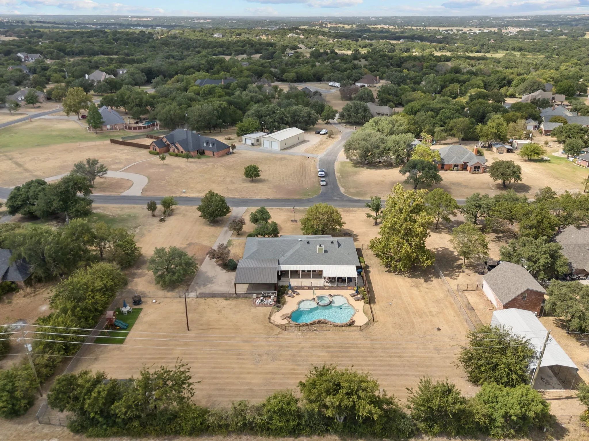 Single Family Residence For Sale in Parker County , 1910 Circleview Drive, Weatherford, Texas 76087, 3 Bedroom, 3 Bathroom, 2 Garage spaces, 1,790 Sqft, built in 1988, Price $549,000, mls#21359858, Real Estate Agent in Weatherford, Homes For Sale in Parker county, Homes For Sale in Weatherford, Realtor in Weatherford Texas, Real Estate Brokerage Independent Realty Texas, Luminita Cordes Realtor