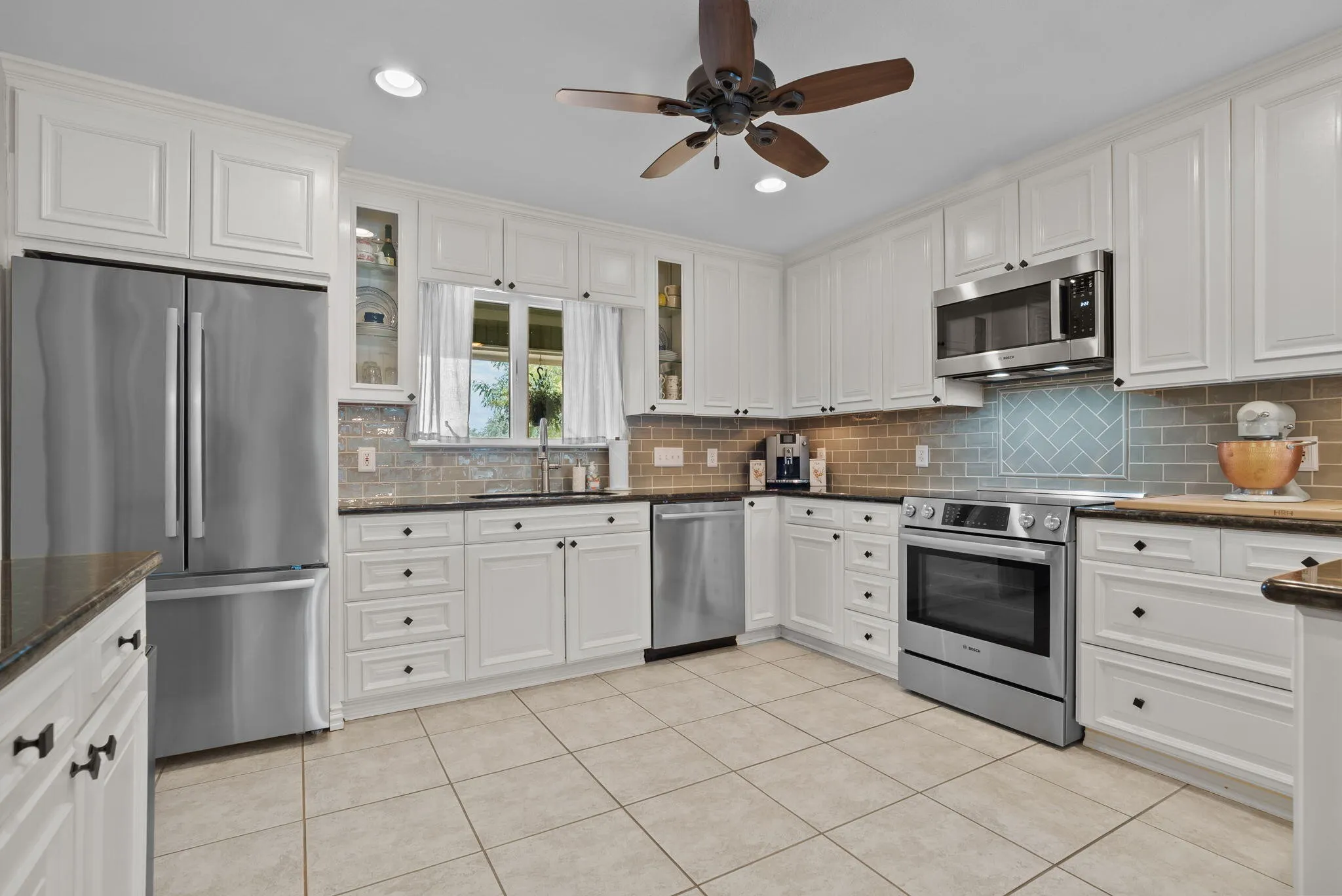 Single Family Residence For Sale in Parker County , 1910 Circleview Drive, Weatherford, Texas 76087, 3 Bedroom, 3 Bathroom, 2 Garage spaces, 1,790 Sqft, built in 1988, Price $549,000, mls#21359858, Real Estate Agent in Weatherford, Homes For Sale in Parker county, Homes For Sale in Weatherford, Realtor in Weatherford Texas, Real Estate Brokerage Independent Realty Texas, Luminita Cordes Realtor