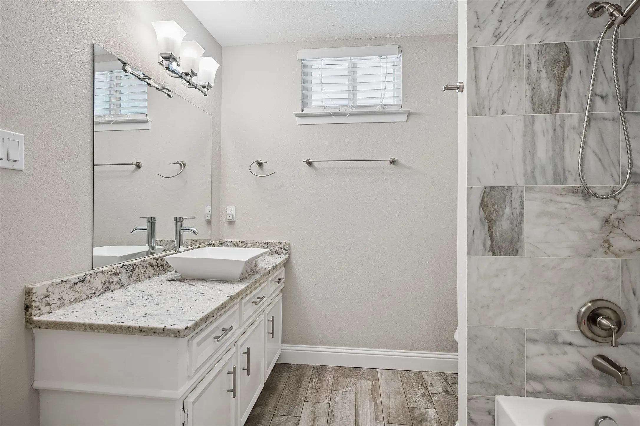 Single Family Residence For Sale in Dallas County , 9614 Brentgate Drive, Dallas, Texas 75238, 4 Bedroom, 4 Bathroom, 2 Garage spaces, 3,165 Sqft, built in 1964, mls#21358946, Real Estate Agent in Dallas, Homes For Sale in Dallas county, Homes For Sale in Dallas, Realtor in Dallas Texas, Real Estate Brokerage Independent Realty Texas, Luminita Cordes Realtor
