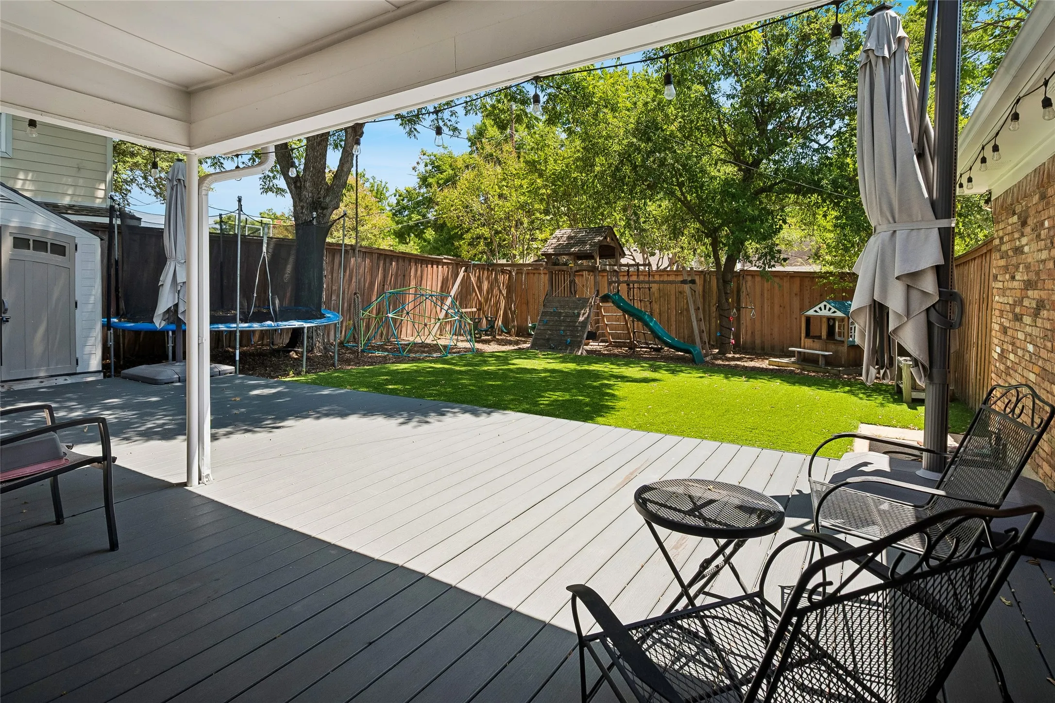 Single Family Residence For Sale in Dallas County , 9614 Brentgate Drive, Dallas, Texas 75238, 4 Bedroom, 4 Bathroom, 2 Garage spaces, 3,165 Sqft, built in 1964, mls#21358946, Real Estate Agent in Dallas, Homes For Sale in Dallas county, Homes For Sale in Dallas, Realtor in Dallas Texas, Real Estate Brokerage Independent Realty Texas, Luminita Cordes Realtor