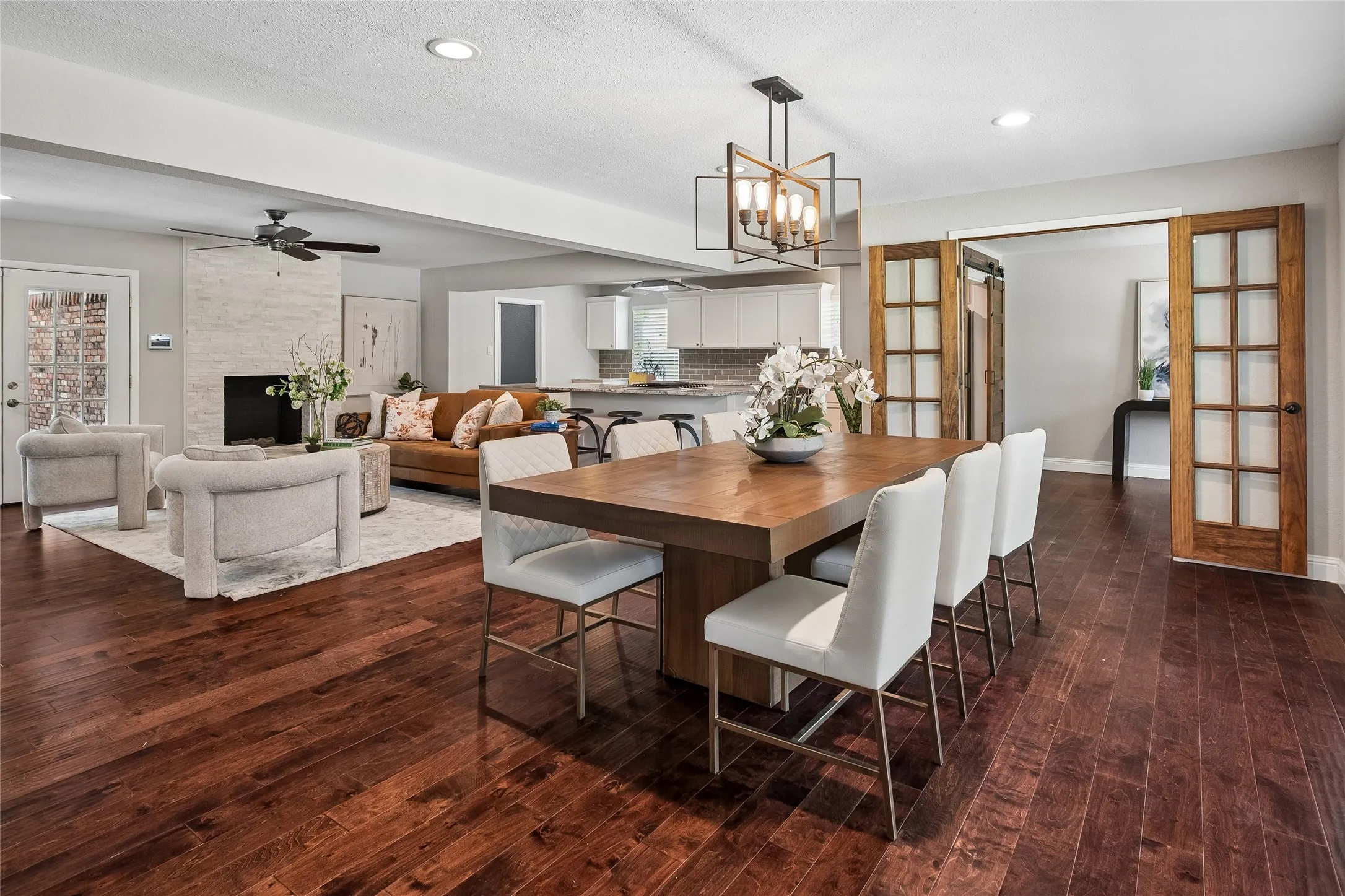 Single Family Residence For Sale in Dallas County , 9614 Brentgate Drive, Dallas, Texas 75238, 4 Bedroom, 4 Bathroom, 2 Garage spaces, 3,165 Sqft, built in 1964, mls#21358946, Real Estate Agent in Dallas, Homes For Sale in Dallas county, Homes For Sale in Dallas, Realtor in Dallas Texas, Real Estate Brokerage Independent Realty Texas, Luminita Cordes Realtor