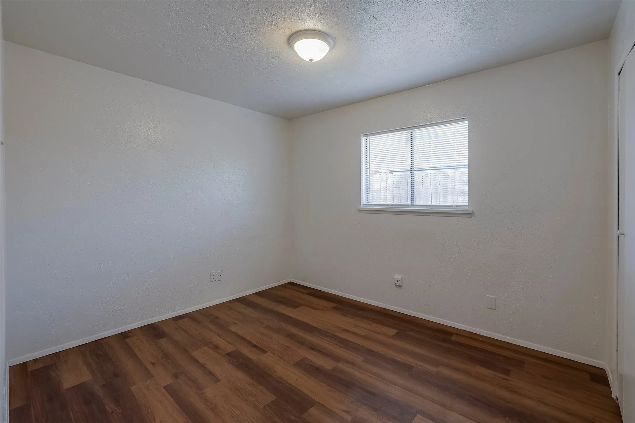 Single Family Residence For Sale in Dallas County , 2617 Roman Way, Garland, Texas 75040, 3 Bedroom, 2 Bathroom, 2 Garage spaces, 1,633 Sqft, built in 1977, mls#21358829, Real Estate Agent in Garland, Homes For Sale in Dallas county, Homes For Sale in Garland, Realtor in Garland Texas, Real Estate Brokerage Independent Realty Texas, Luminita Cordes Realtor