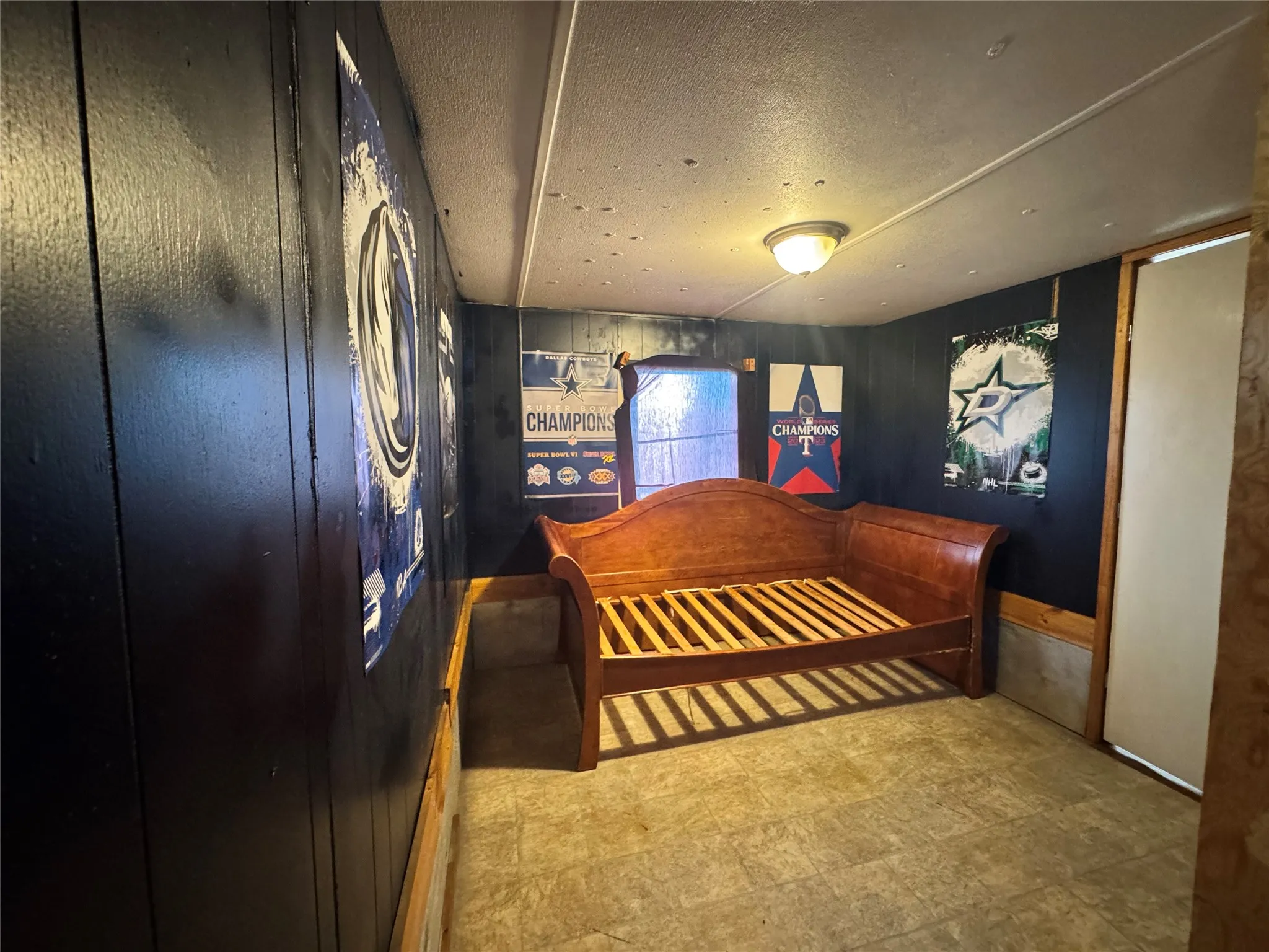 Manufactured Home For Sale in Rockwall County , 355 Burkett Lane, Royse City, Texas 75189, 3 Bedroom, 2 Bathroom, Garage spaces, 1,064 Sqft, built in 1984, mls#21359618, Real Estate Agent in Royse City, Homes For Sale in Rockwall county, Homes For Sale in Royse City, Realtor in Royse City Texas, Real Estate Brokerage Independent Realty Texas, Luminita Cordes Realtor