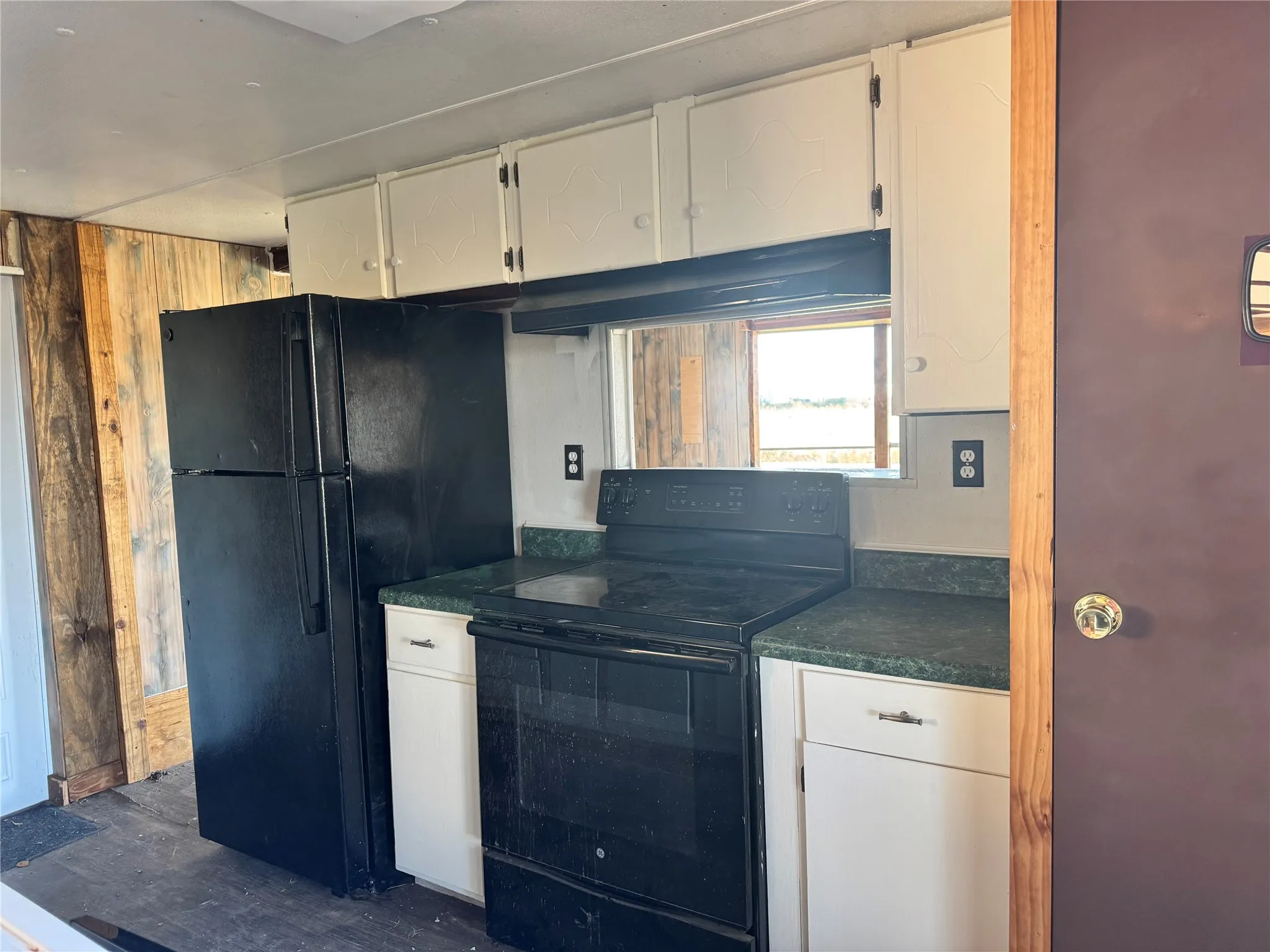 Manufactured Home For Sale in Rockwall County , 355 Burkett Lane, Royse City, Texas 75189, 3 Bedroom, 2 Bathroom, Garage spaces, 1,064 Sqft, built in 1984, mls#21359618, Real Estate Agent in Royse City, Homes For Sale in Rockwall county, Homes For Sale in Royse City, Realtor in Royse City Texas, Real Estate Brokerage Independent Realty Texas, Luminita Cordes Realtor