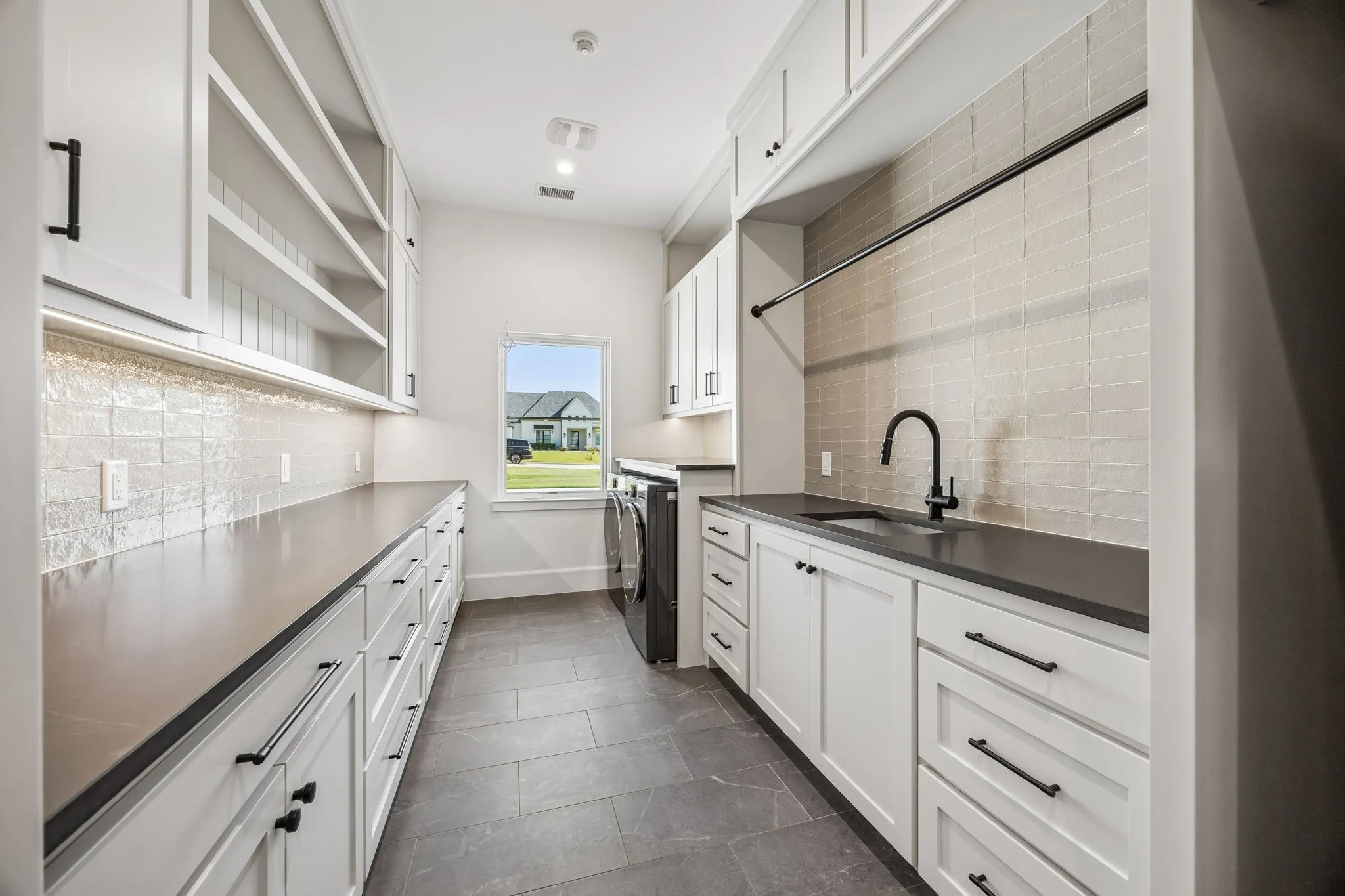 Single Family Residence For Sale in Collin County , 122 Ford Court, Weston, Texas 75009, 5 Bedroom, 6 Bathroom, 4 Garage spaces, 5,866 Sqft, built in 2024, mls#21359465, Real Estate Agent in Weston, Homes For Sale in Collin county, Homes For Sale in Weston, Realtor in Weston Texas, Real Estate Brokerage Independent Realty Texas, Luminita Cordes Realtor